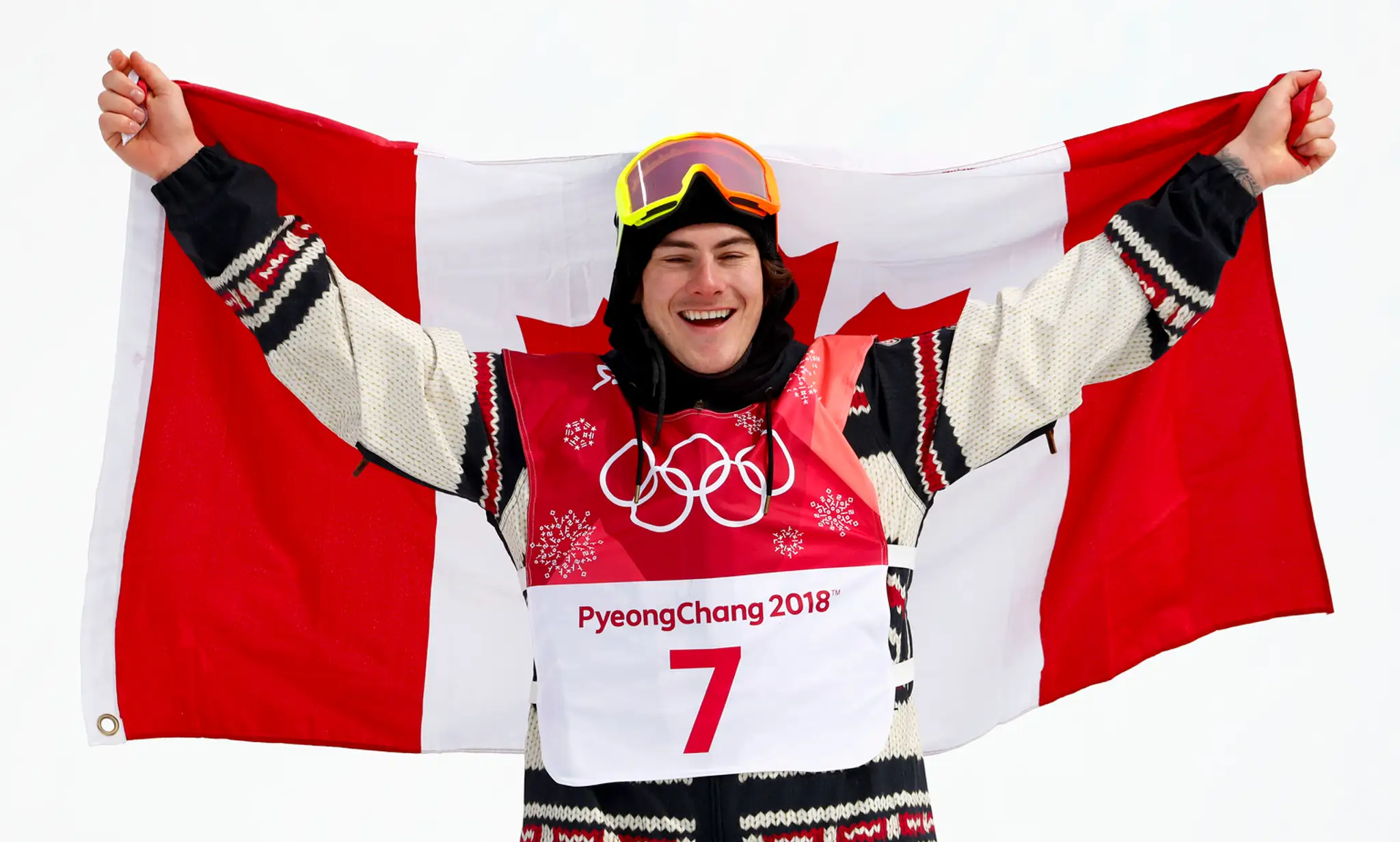 Kanadský snoubordista Sebastien Toutant sa teší po triumfe v big air na ZOH 2018.