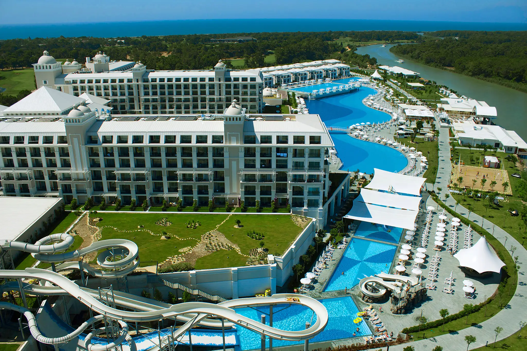 druha str dole - Aquapark - Titanic_deluxe_belek.jpg