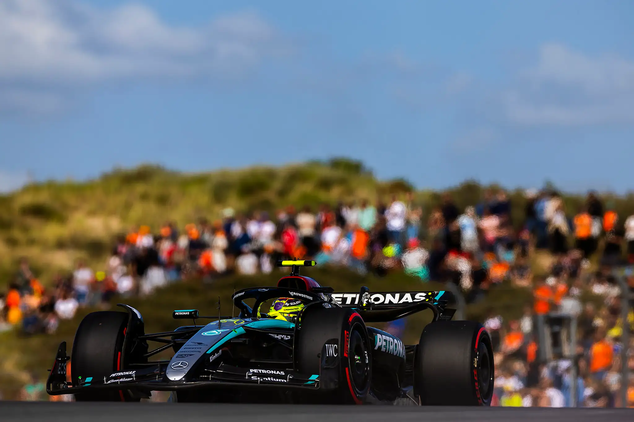 Lewis Hamilton vo svojom monoposte.