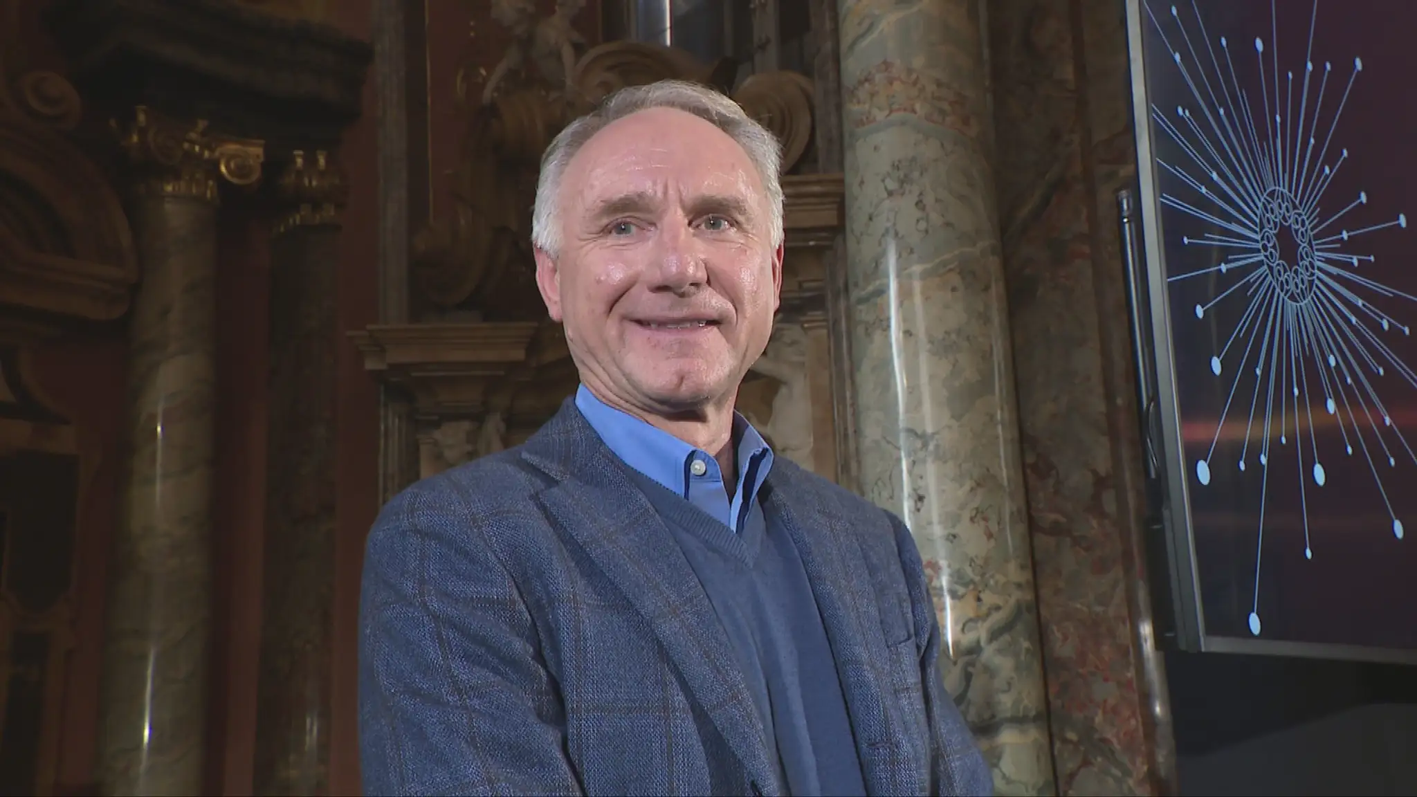 Dan Brown.