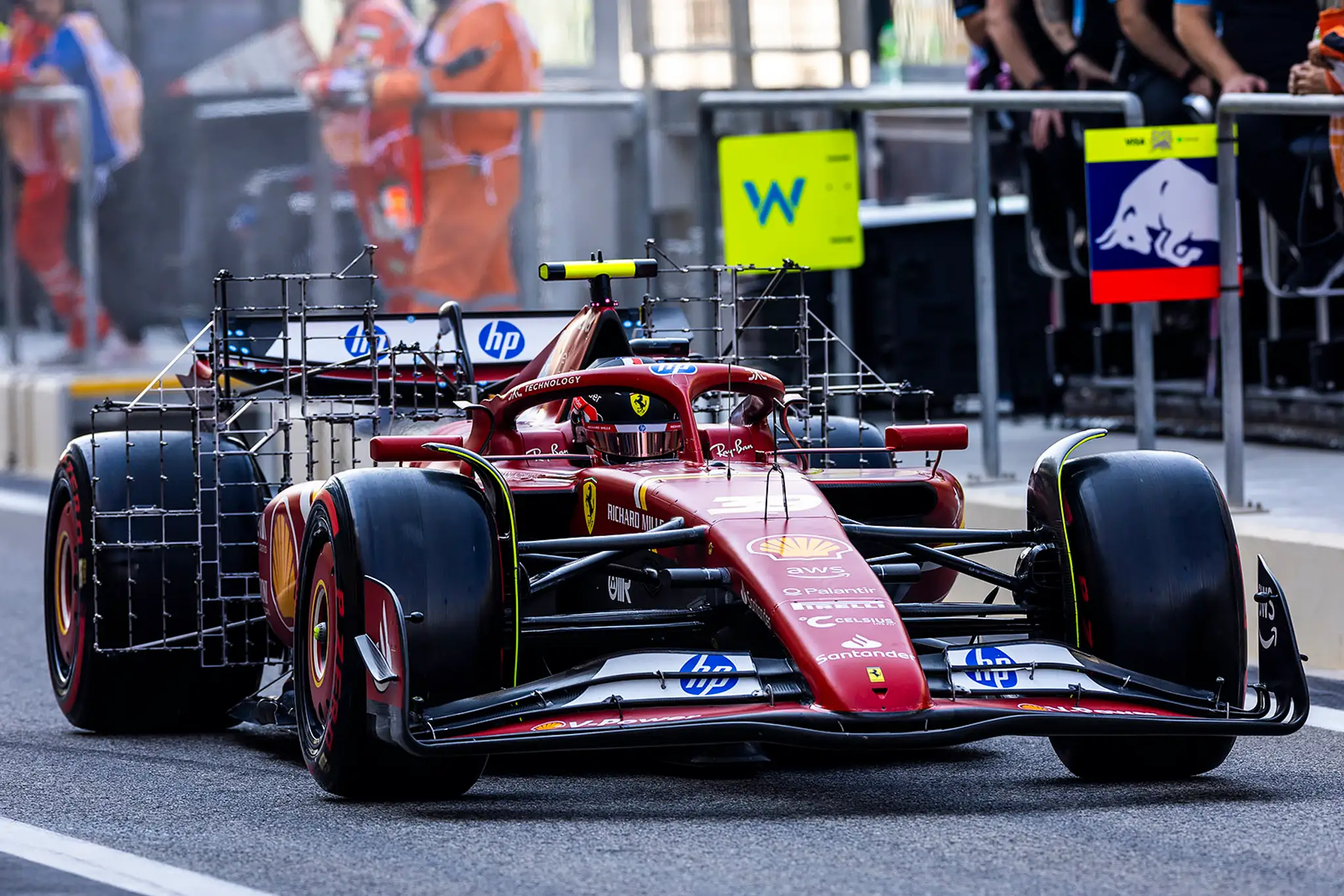 Arthur Leclerc si v piatok zajazdil spolu so svojím bratom vo farbách Ferrari.