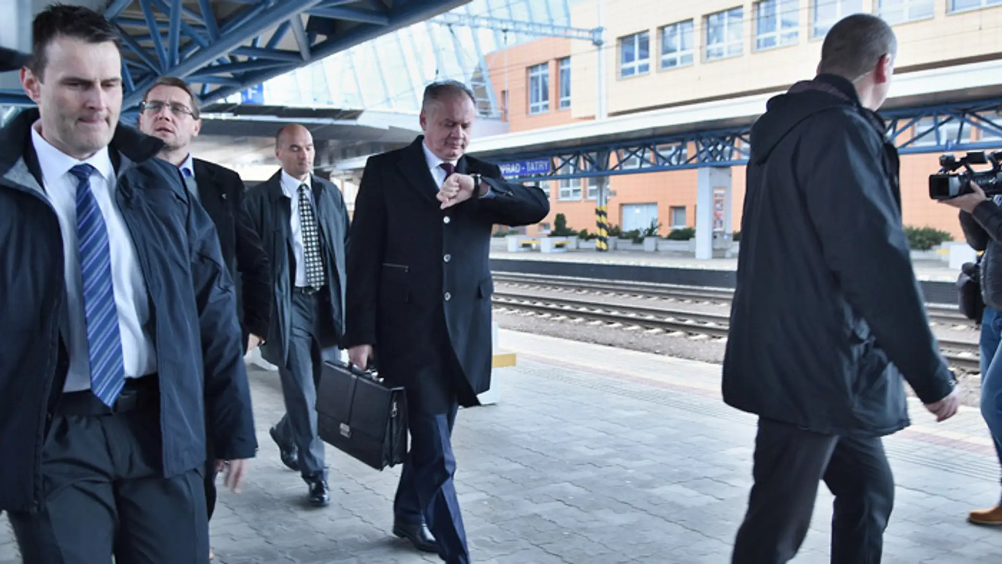 Prezident Andrej Kiska na nástupišti v Poprade.