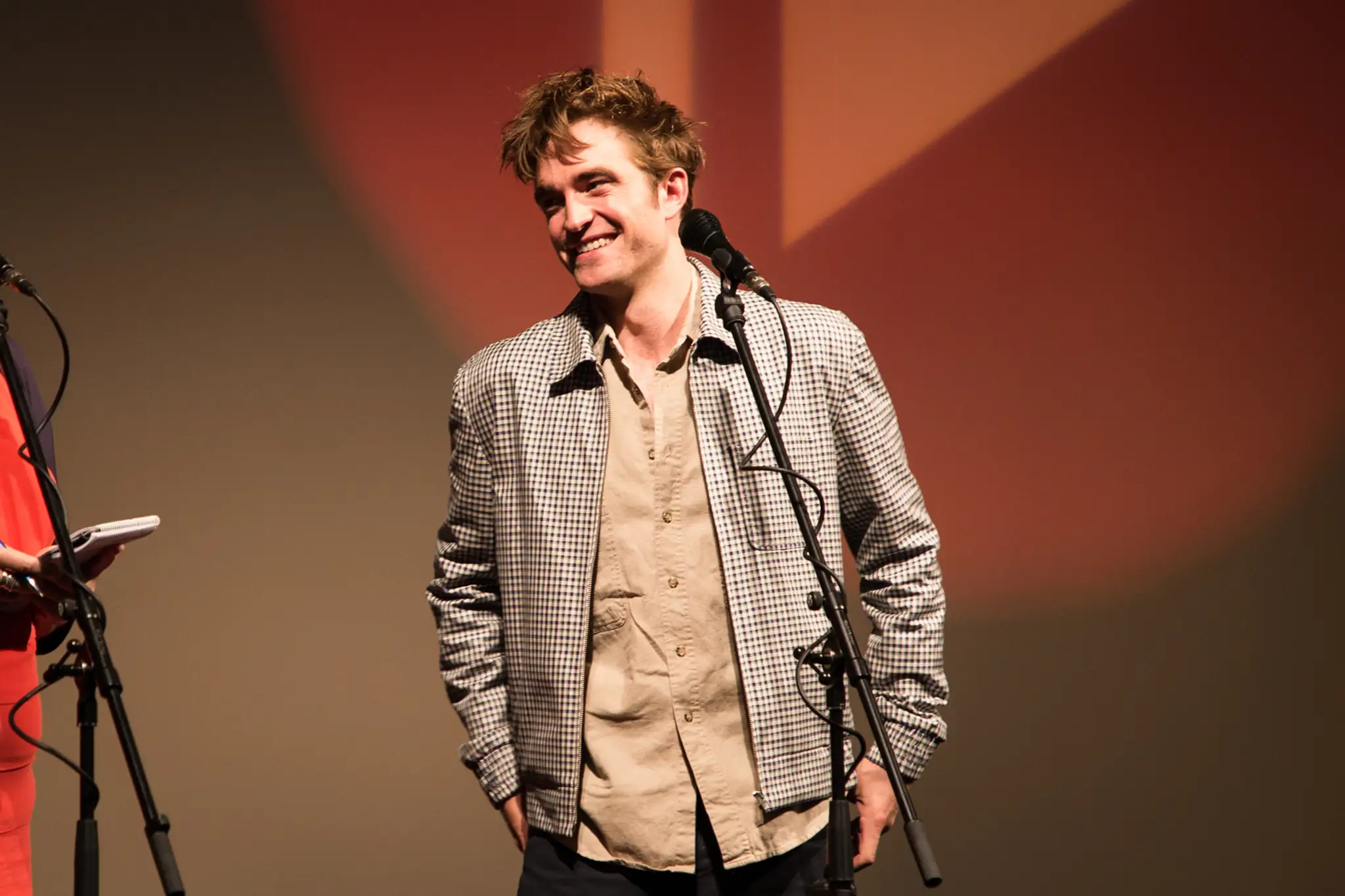 Robert Pattinson uviedol v mestskom divadle v Karlových Varoch film Cesta