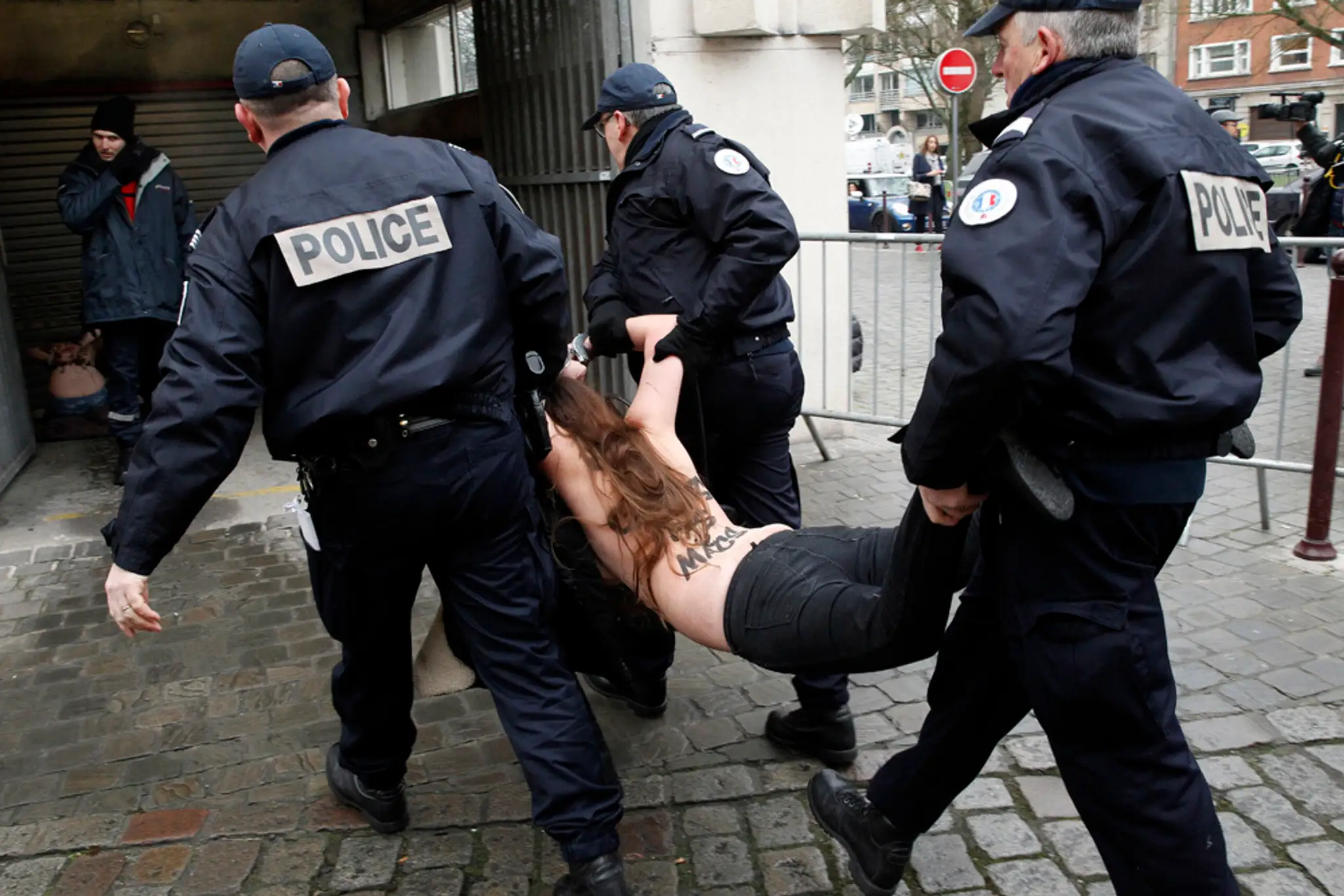 Femen a Strauss Kahn.