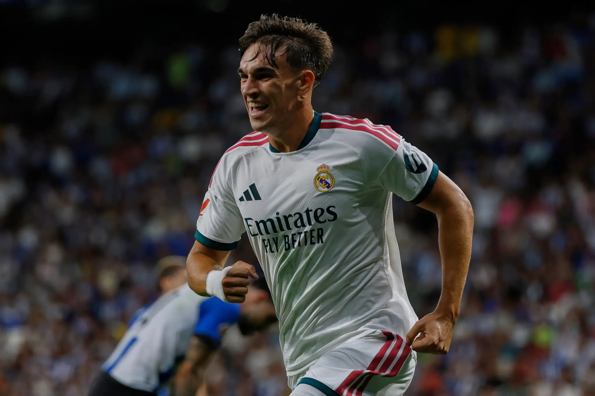 Futbalista Realu Madrid Carlos Espi oslavuje gól.
