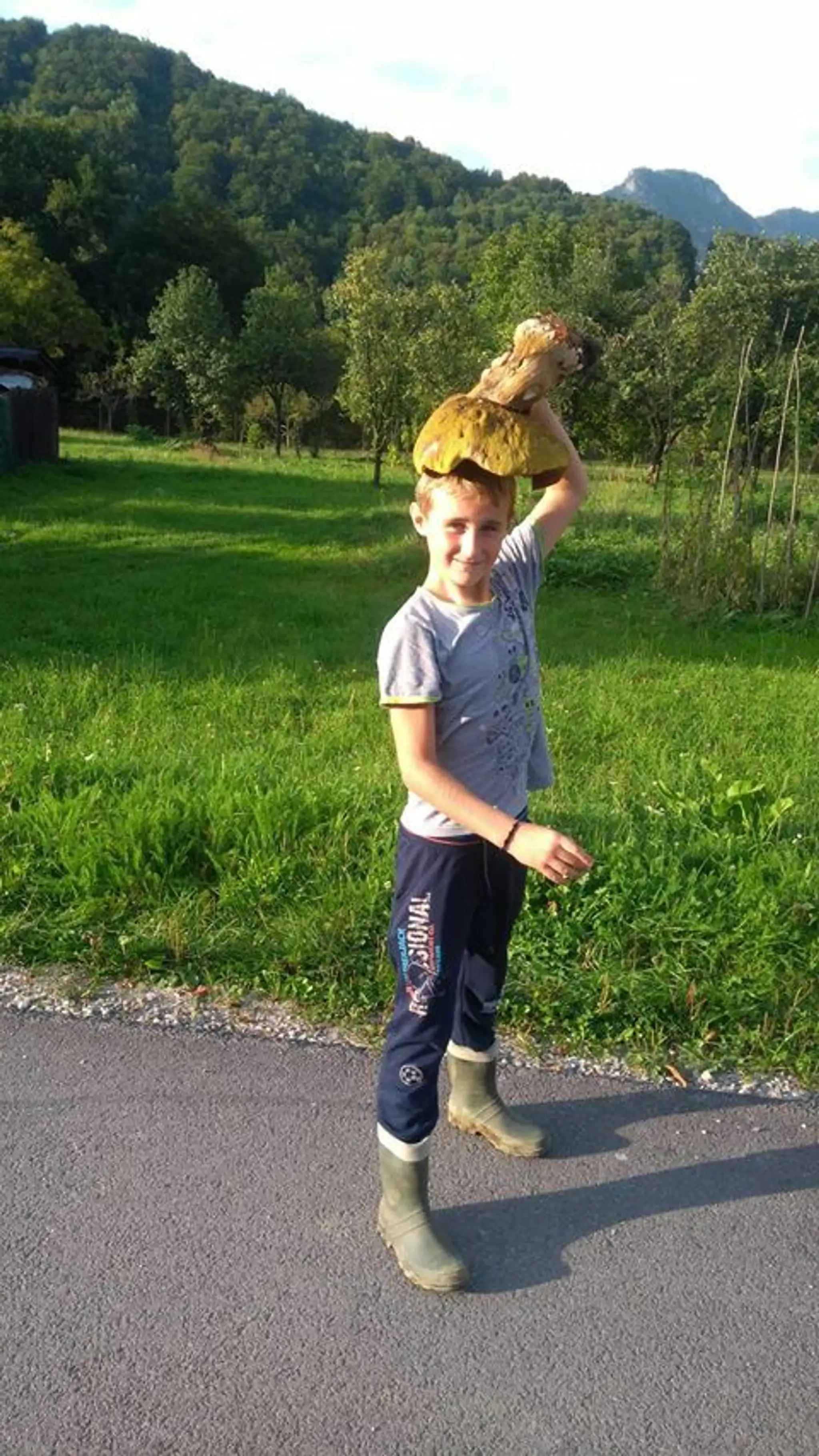 Matúš s dubákom.