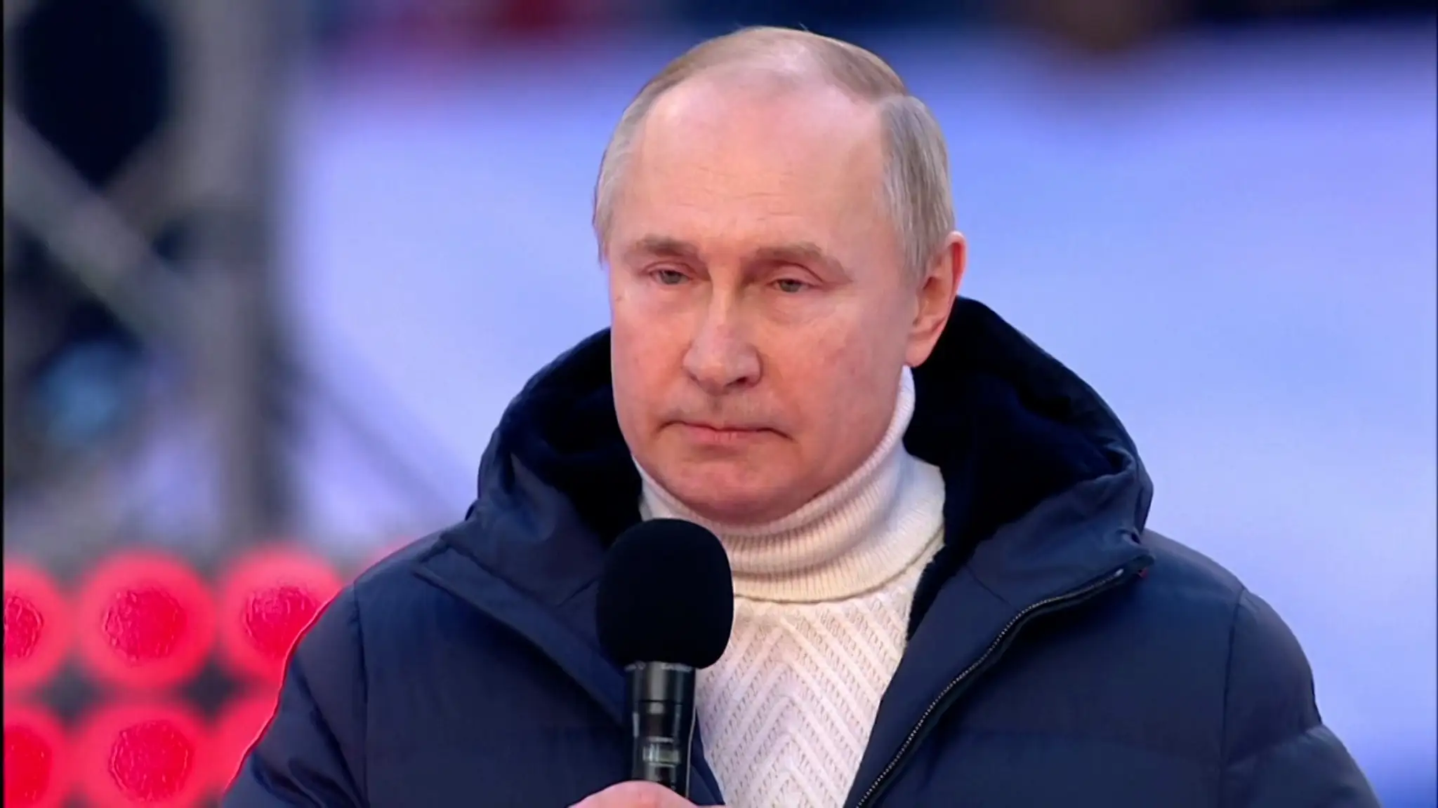 Vladimir Putin počas prejavu na štadióne.