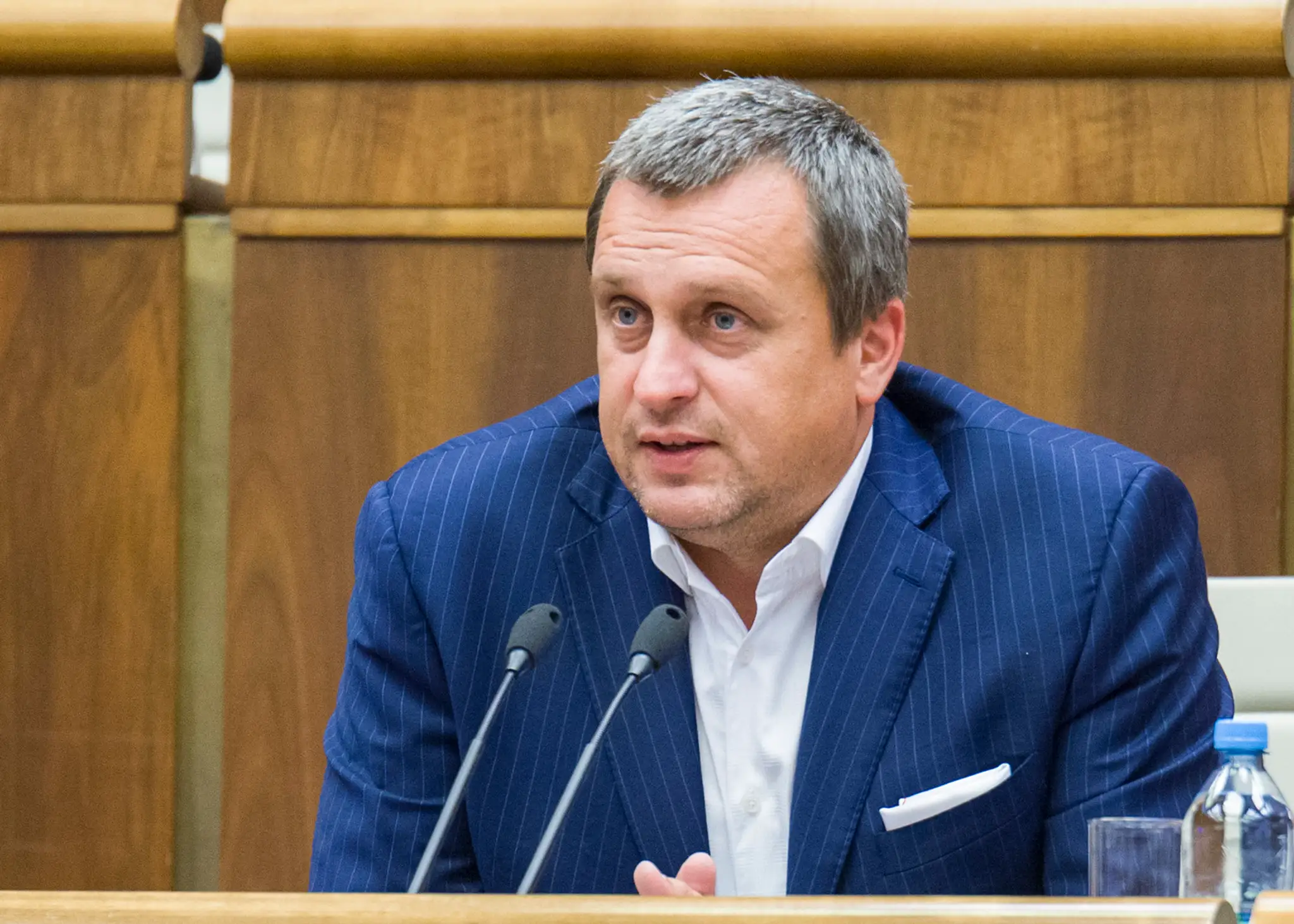 Andrej Danko odpovedá na otázky študentov počas Simulovanej Hodiny otázok.