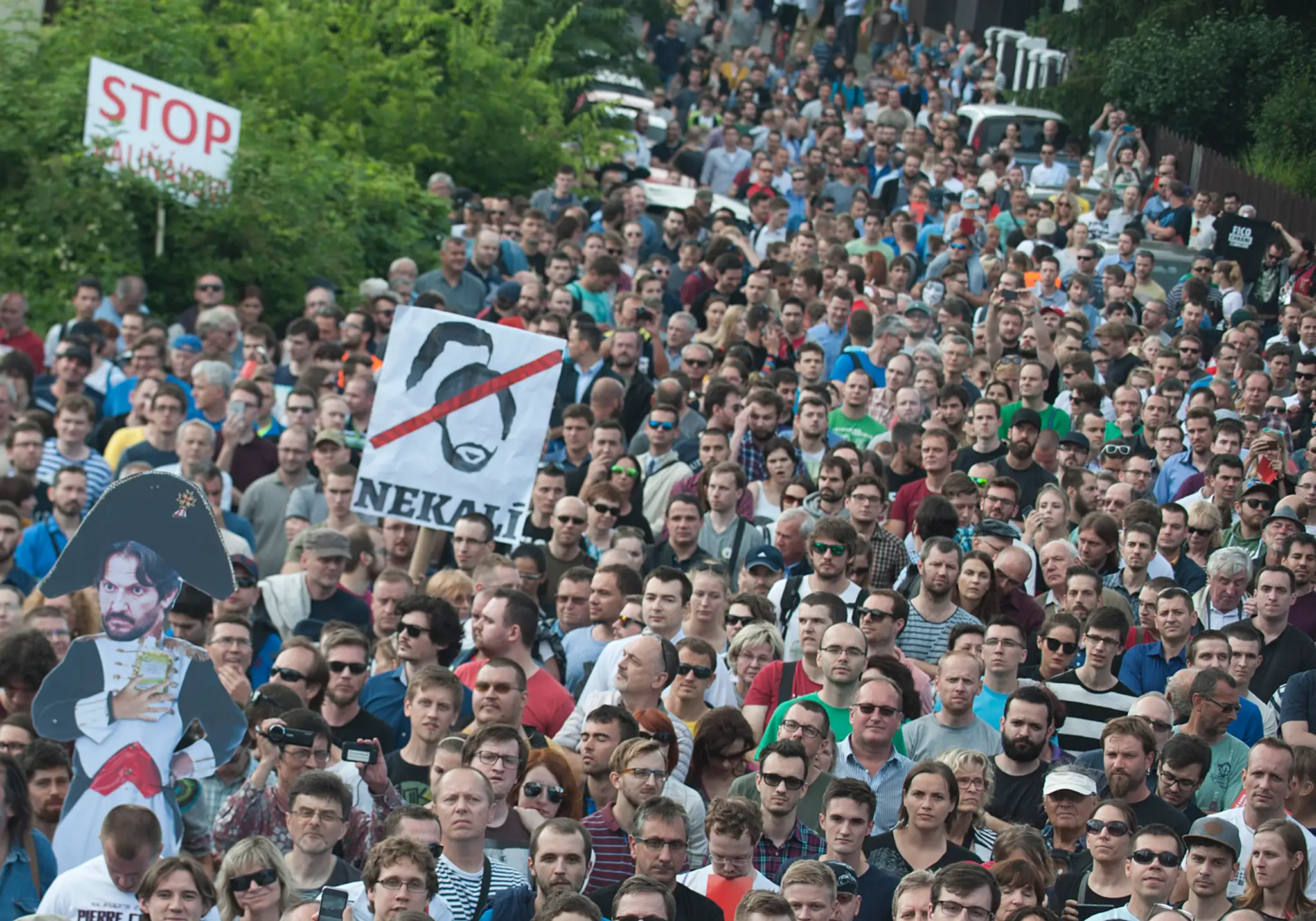 Protest pred Bonaparte.