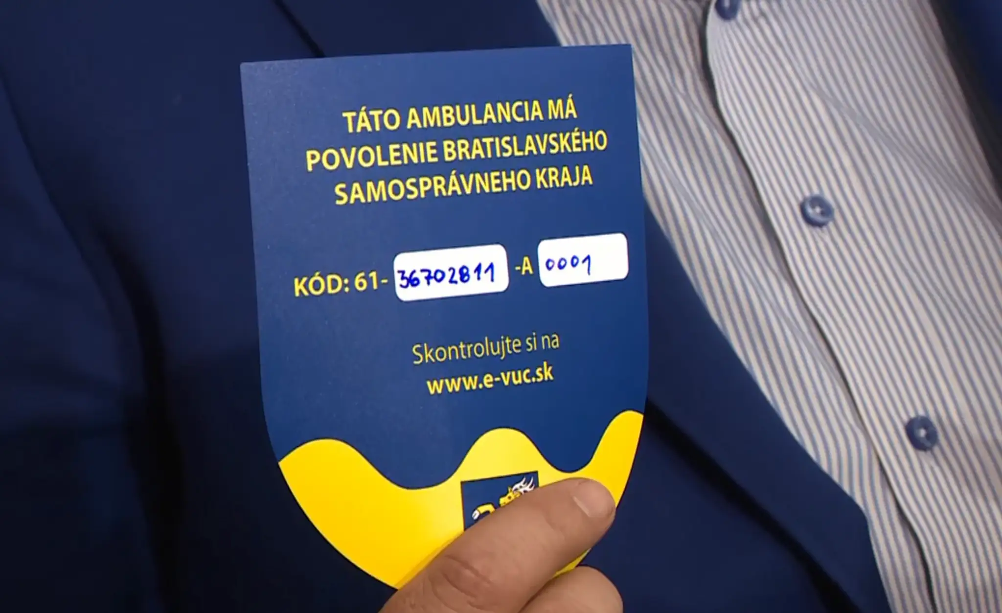 Nálepka, ktorá odlíši pravého lekára od falošného