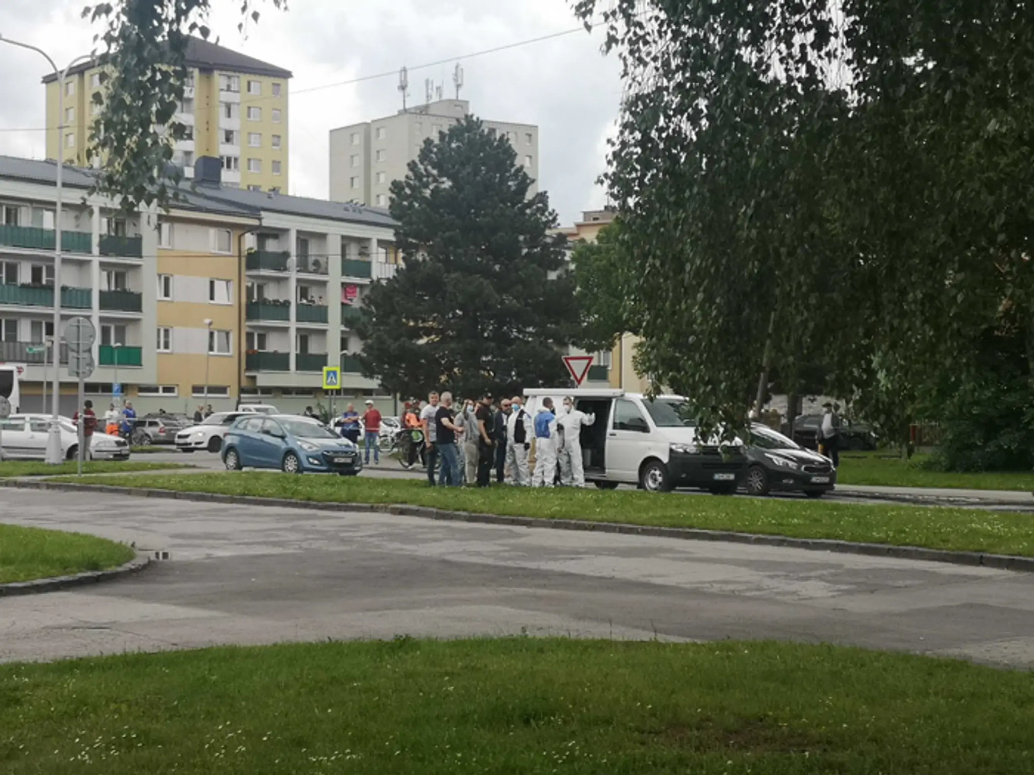 Monika s Makhmudom na prvej spoločnej prechádzke s dcérou