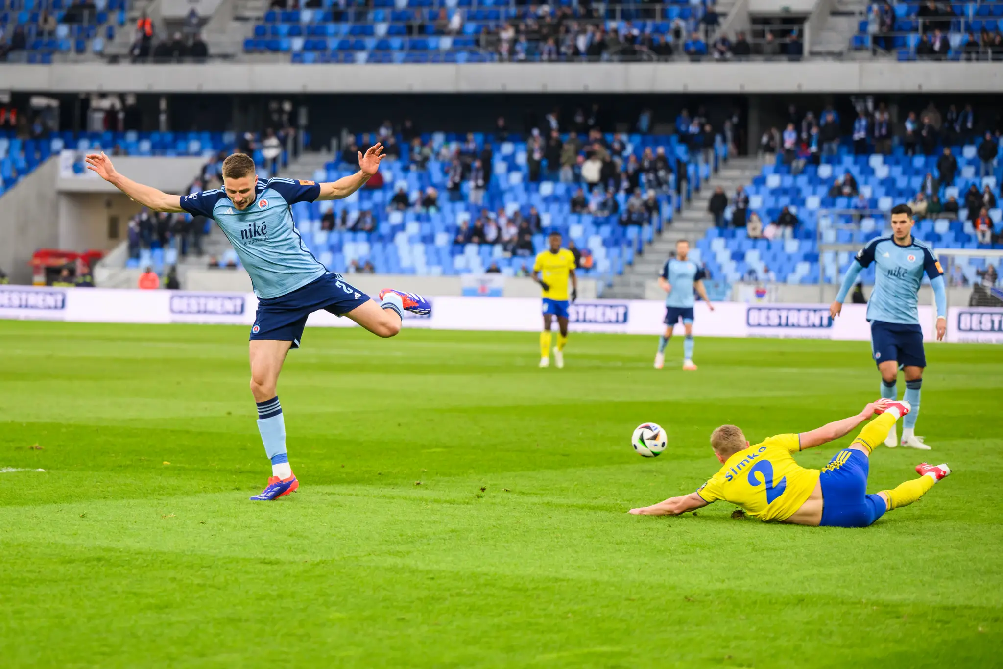 Sprava Lukáš Šimko (Michalovce) a Siemen Voet (Slovan) v 20. kole Niké ligy.