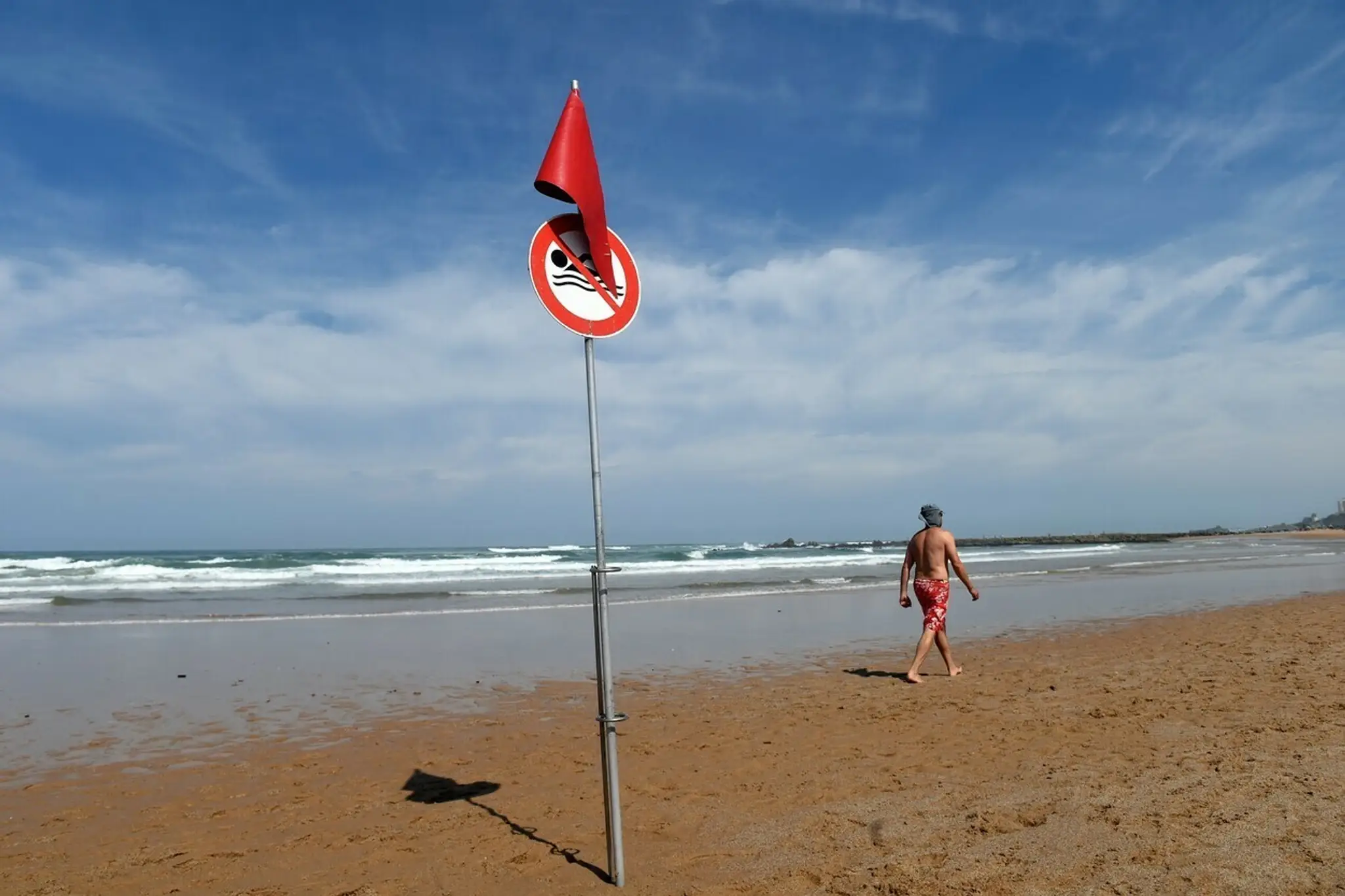Uzatvorená pláž na juhu Francúzska
