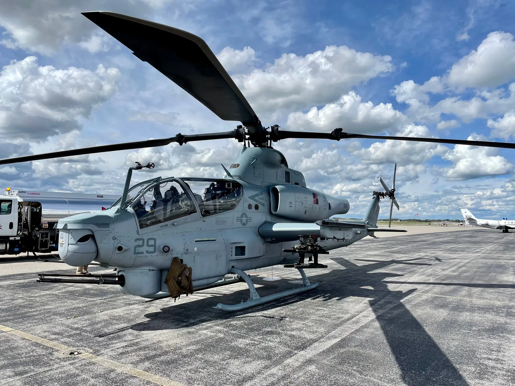 Vrtuľník Bell AH-1Z Viper.