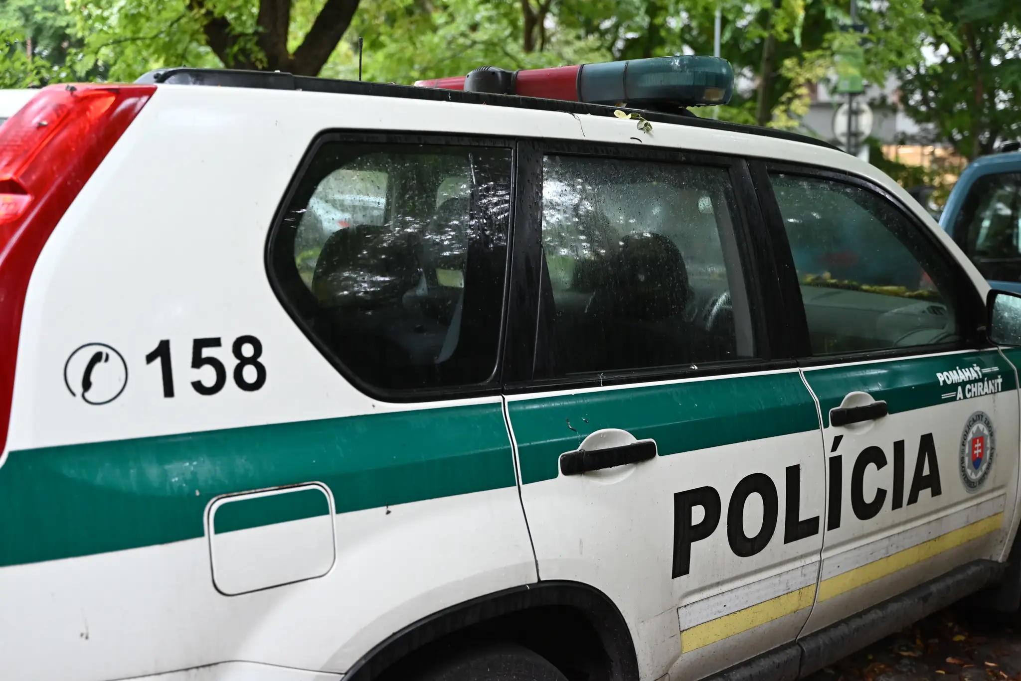 Polícia, policajné auto. Ilustračná snímka