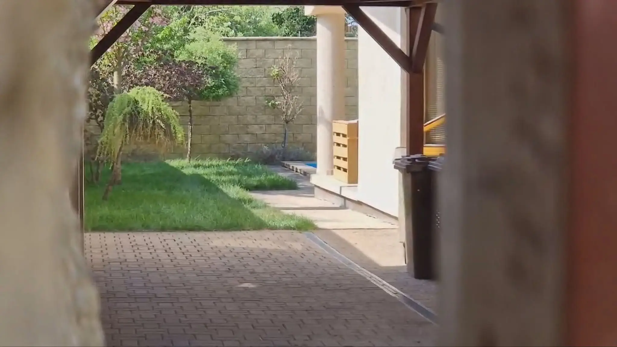 Manželku Ladislava Csémiho mali nájsť v bazéne s rozbitou hlavou