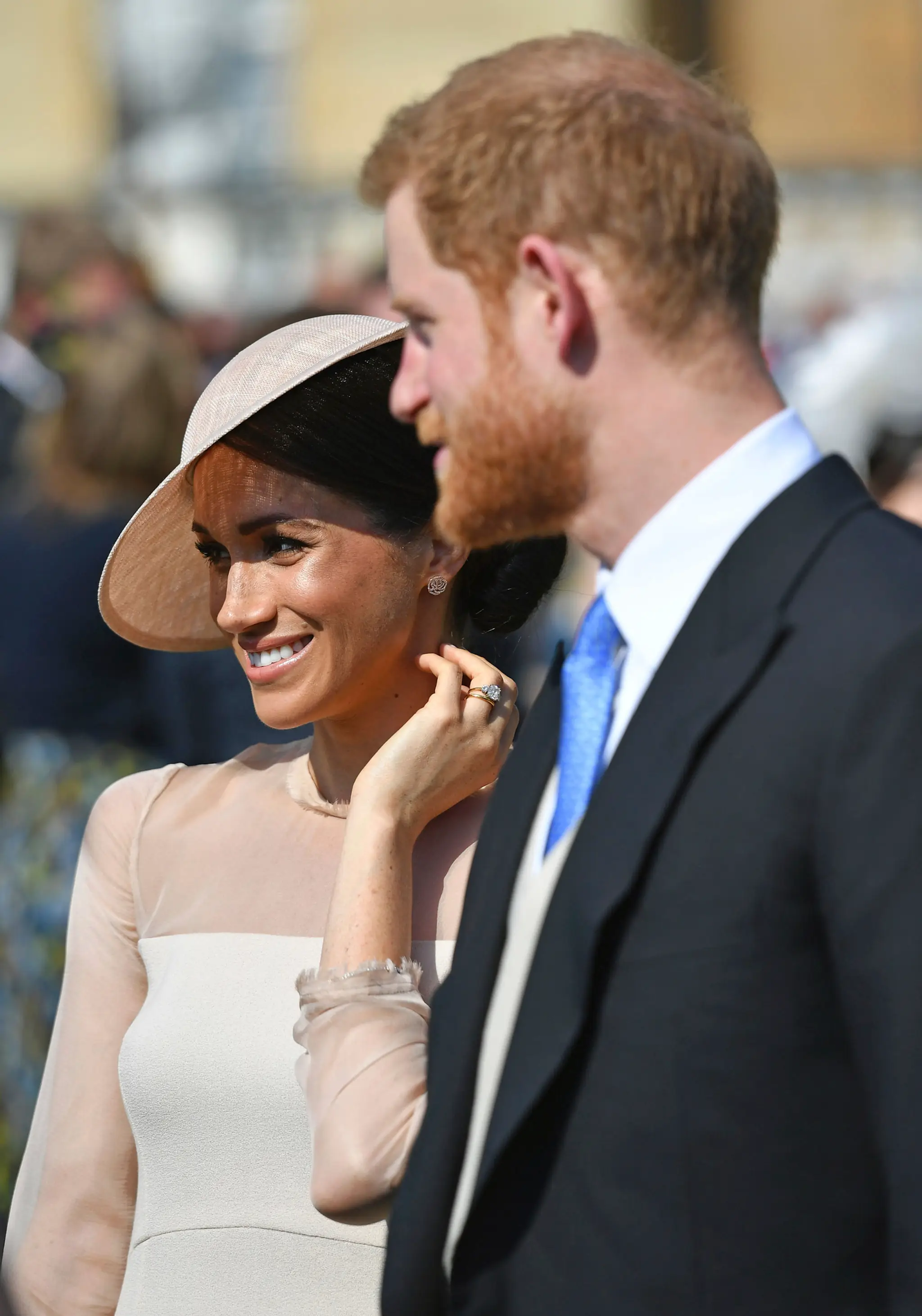 Prvýkrát na verejnosti ako novomanželia. Harry a Meghan žiaria šťastím