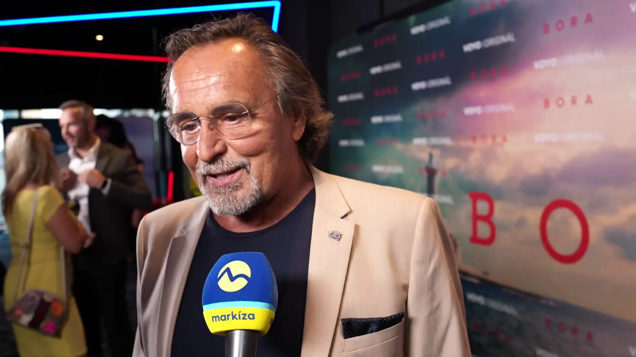 Jozef Vajda na premiére seriálu Bora