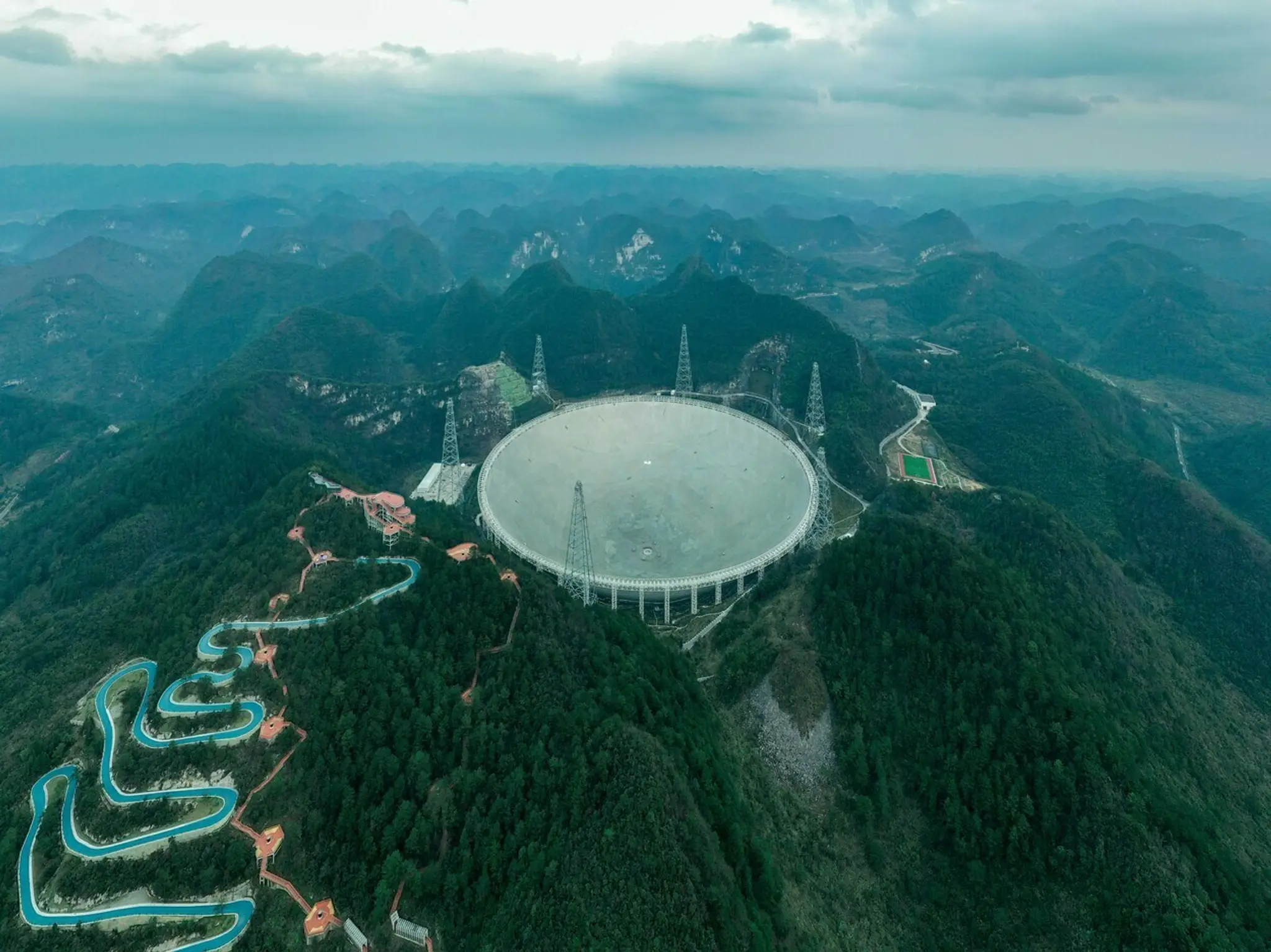 Alpská lyžiarka Viktoria Rebensburgová v cieli zjazdu v Altenmarkt-Zauchensee.