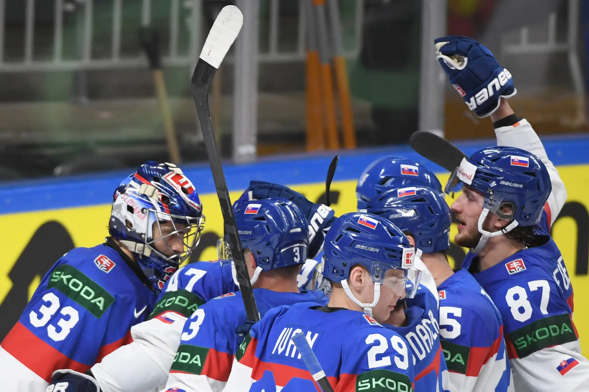 Na snímke slovenskí hokejisti 