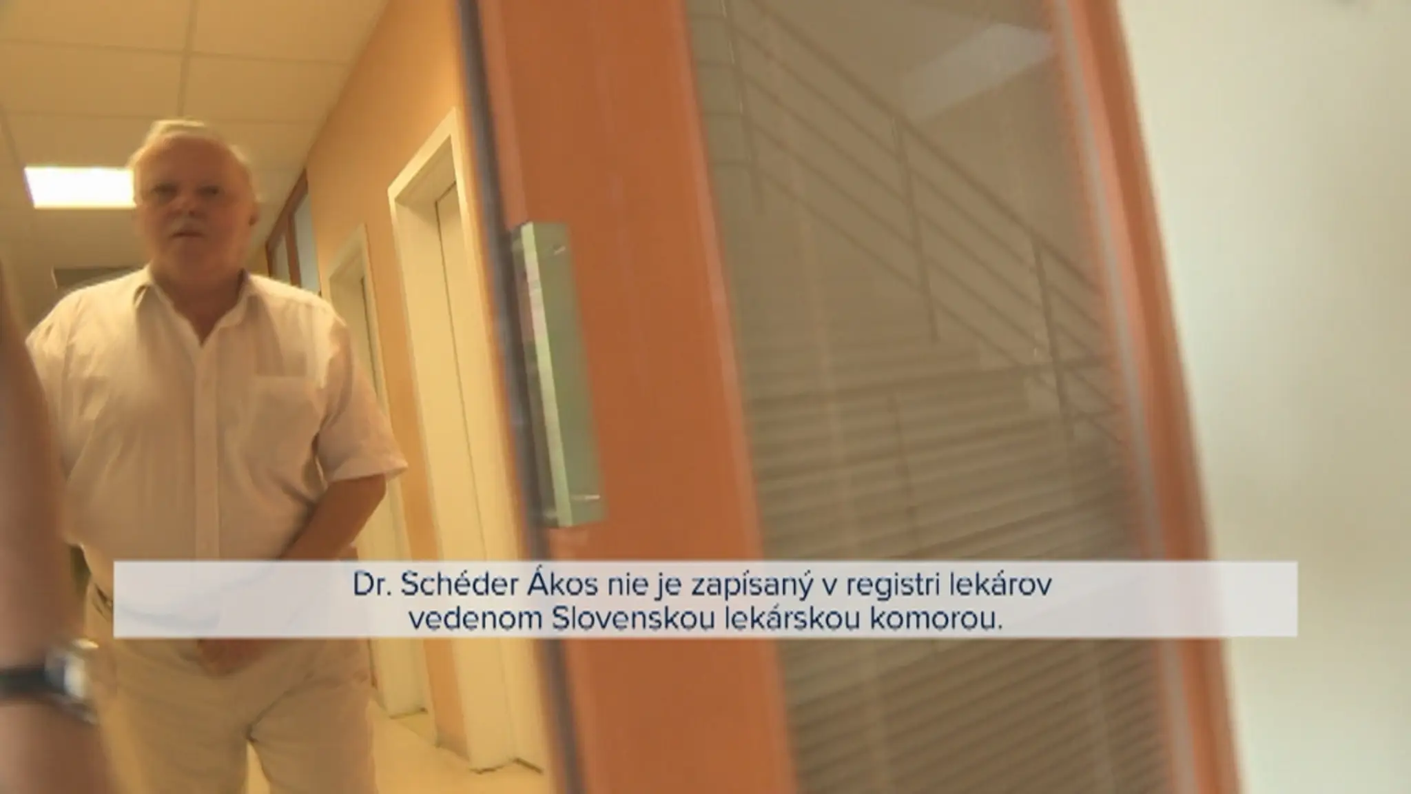 Maďarský lekár láka dôchodcov na produkty za stovky eur.