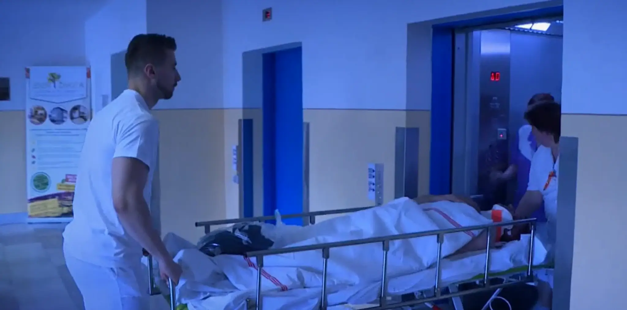 Muža okamžite previezli do nemocnice.