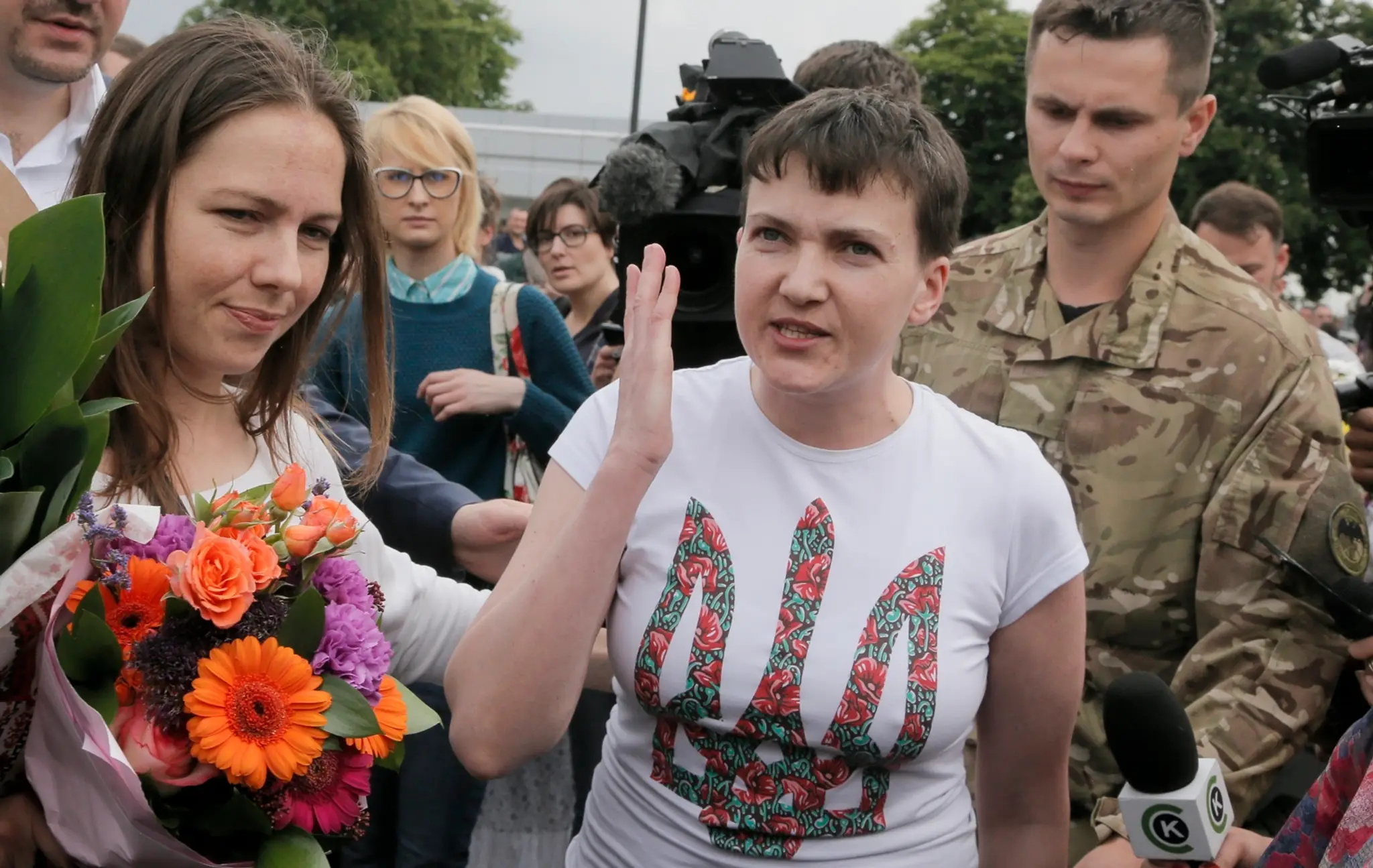 Odsúdená vojačka Nadija Savčenková so sestrou Virou.