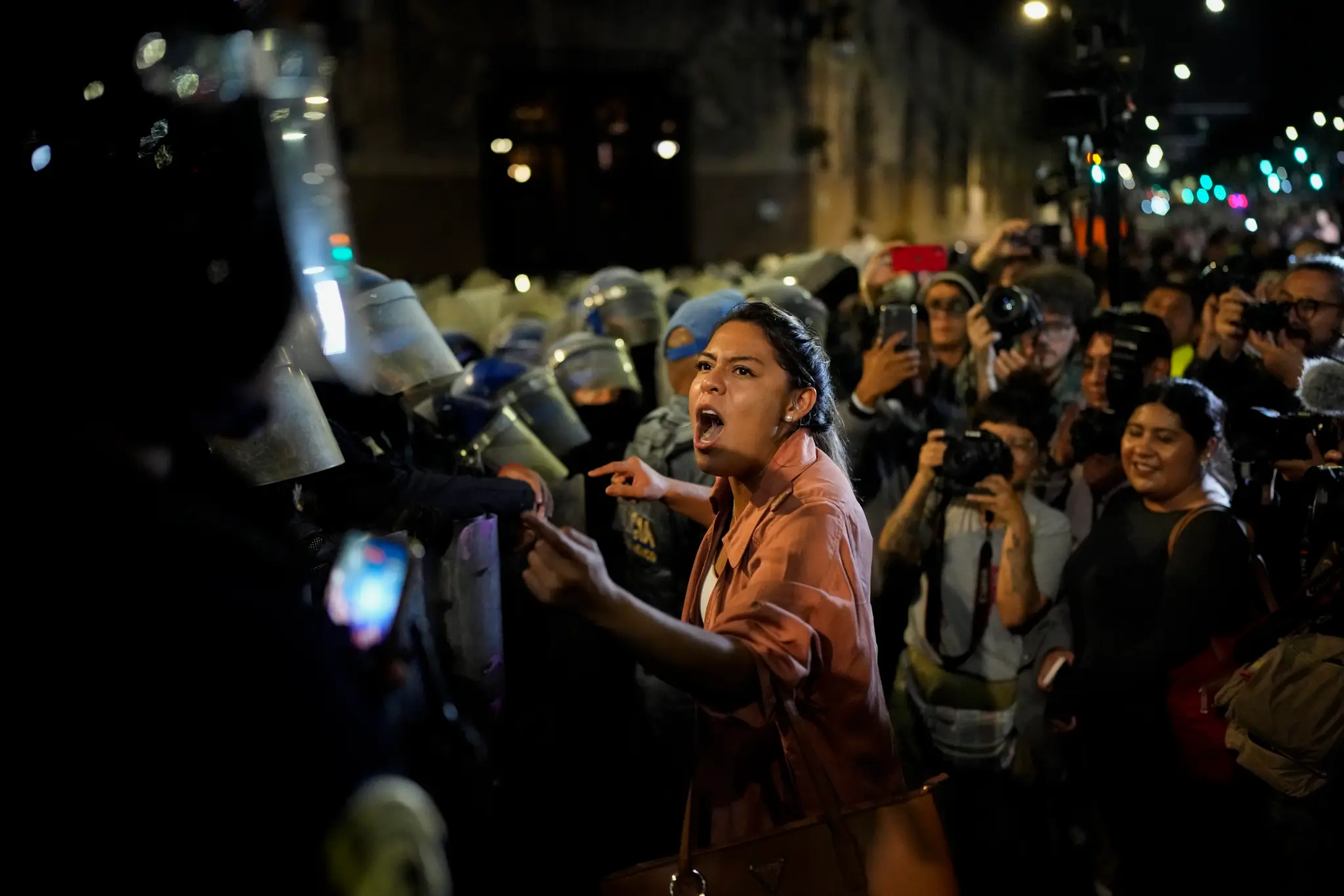 Masové protesty v Mexiku proti justičnej reforme.