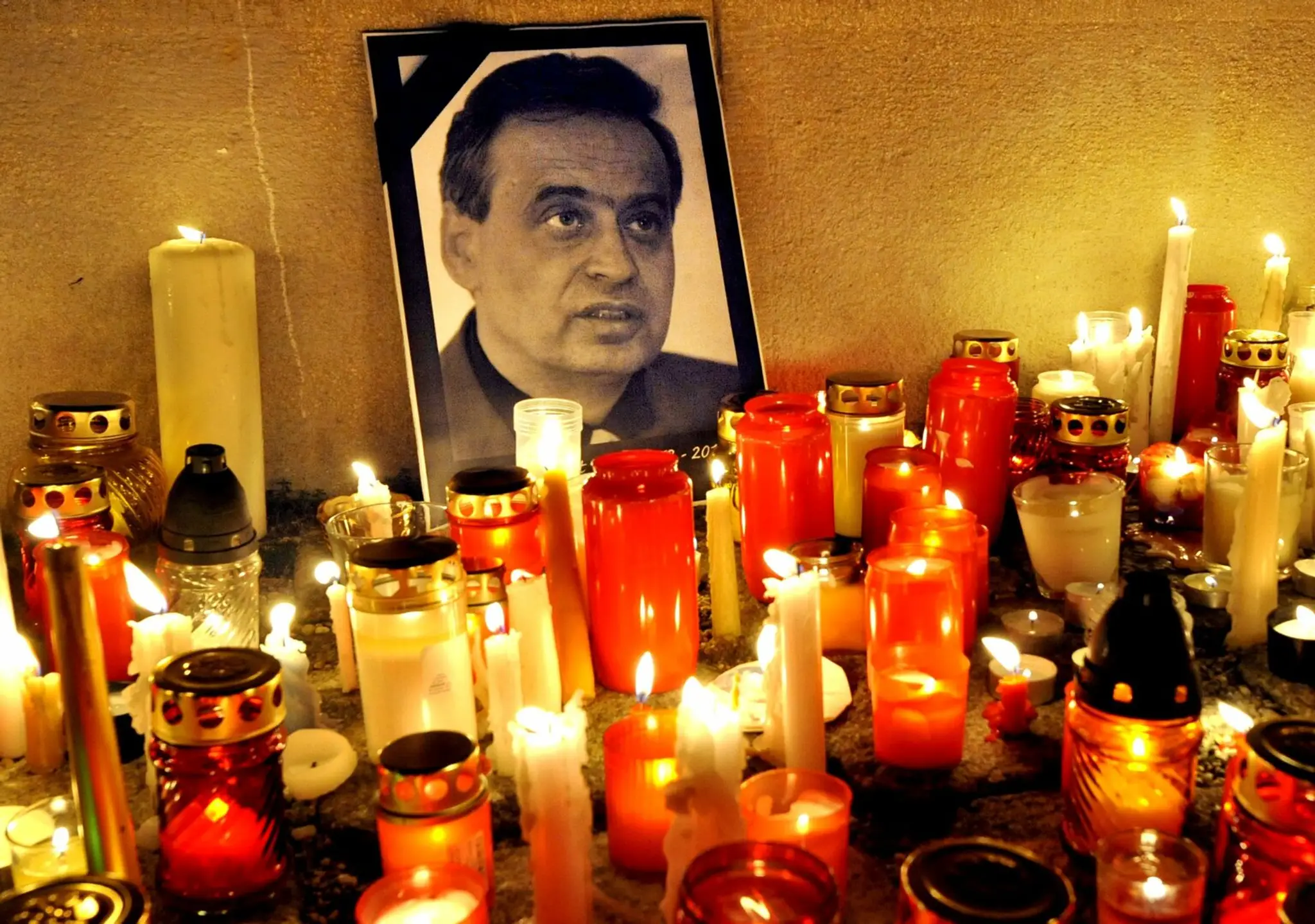 Juraj Bača s Alenou Ďuránovou na seriálovej psychiatrii v kaštieli vo Veľkých Levároch.
