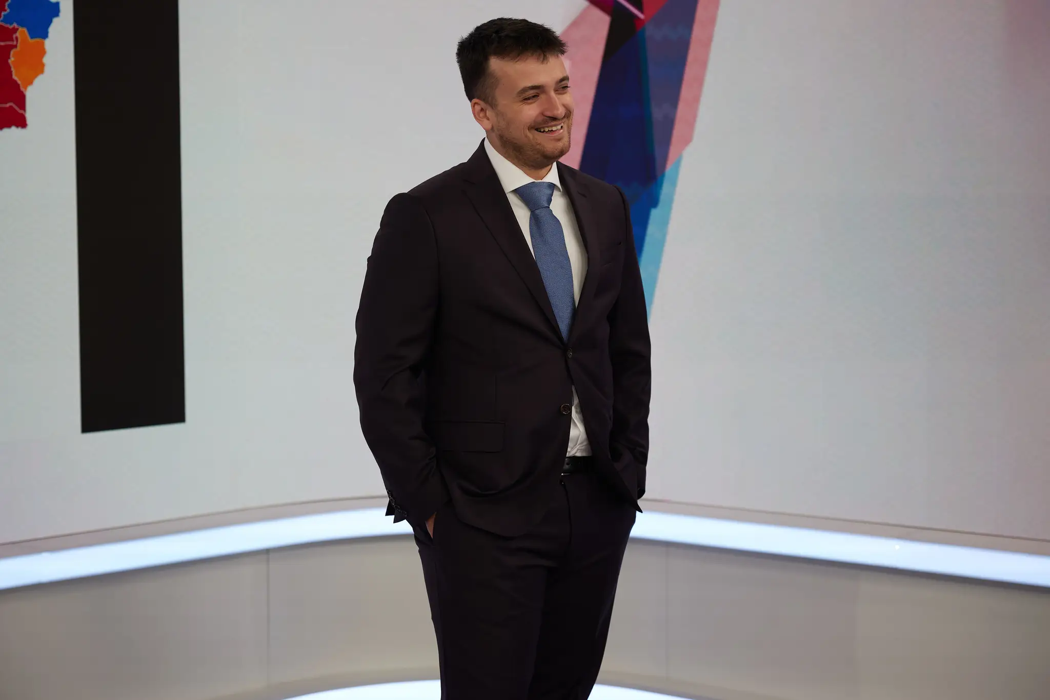 Prípravy na volebnú noc s Adelom Ghannamom.