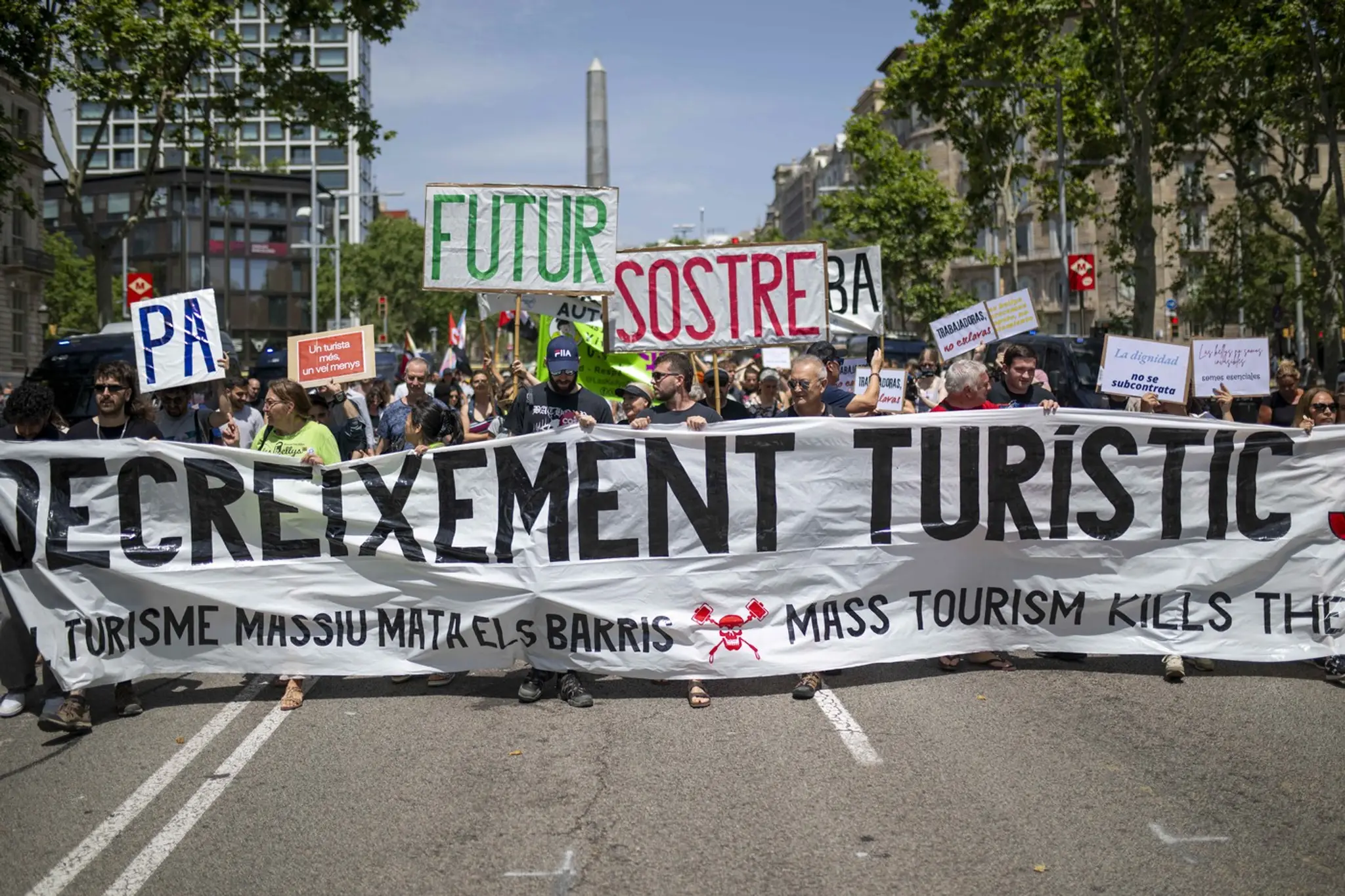 Protesty proti turistom.