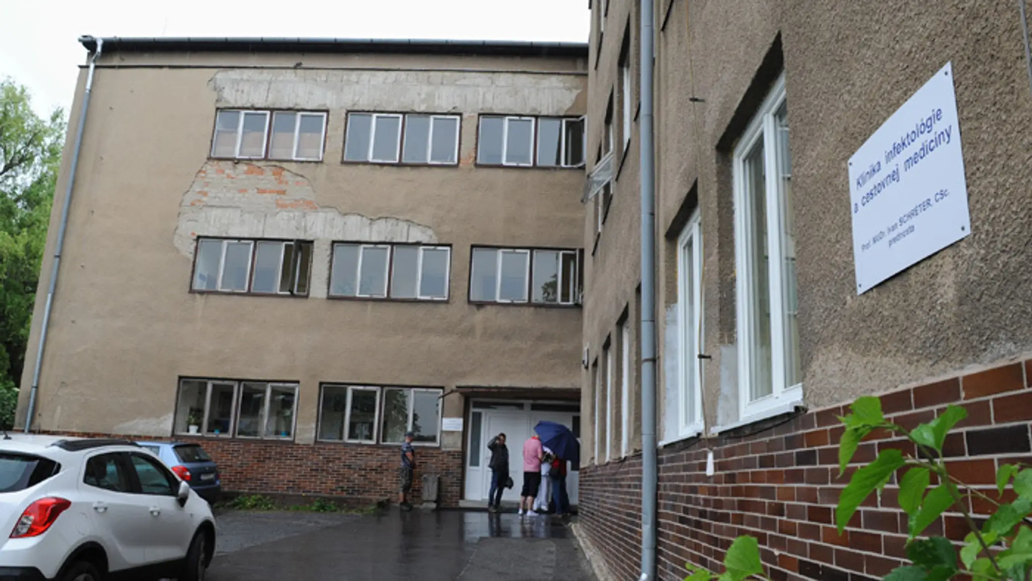 Klinika infektológie a cestovnej medicíny v areáli Univerzitnej nemocnice L. Pasteura v Košiciach. 