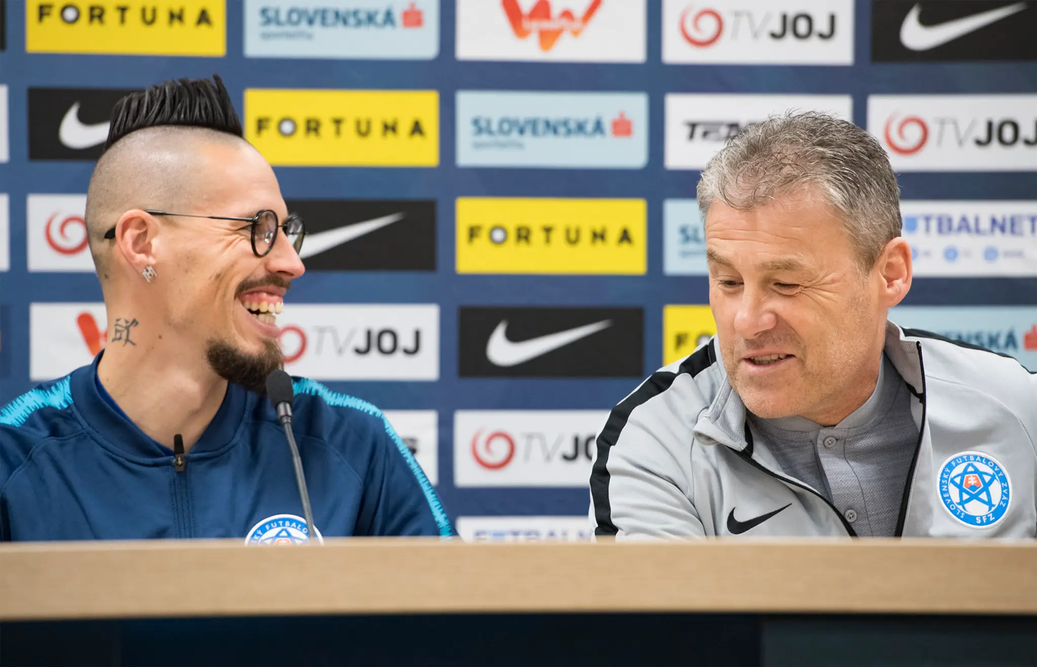 Alpský lyžiar Hannes Reichelt v zjazde v Soldeu.