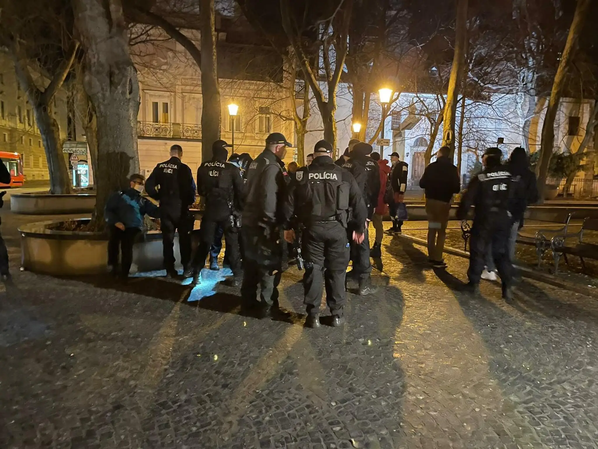 Zásah polície v centre Bratislavy.