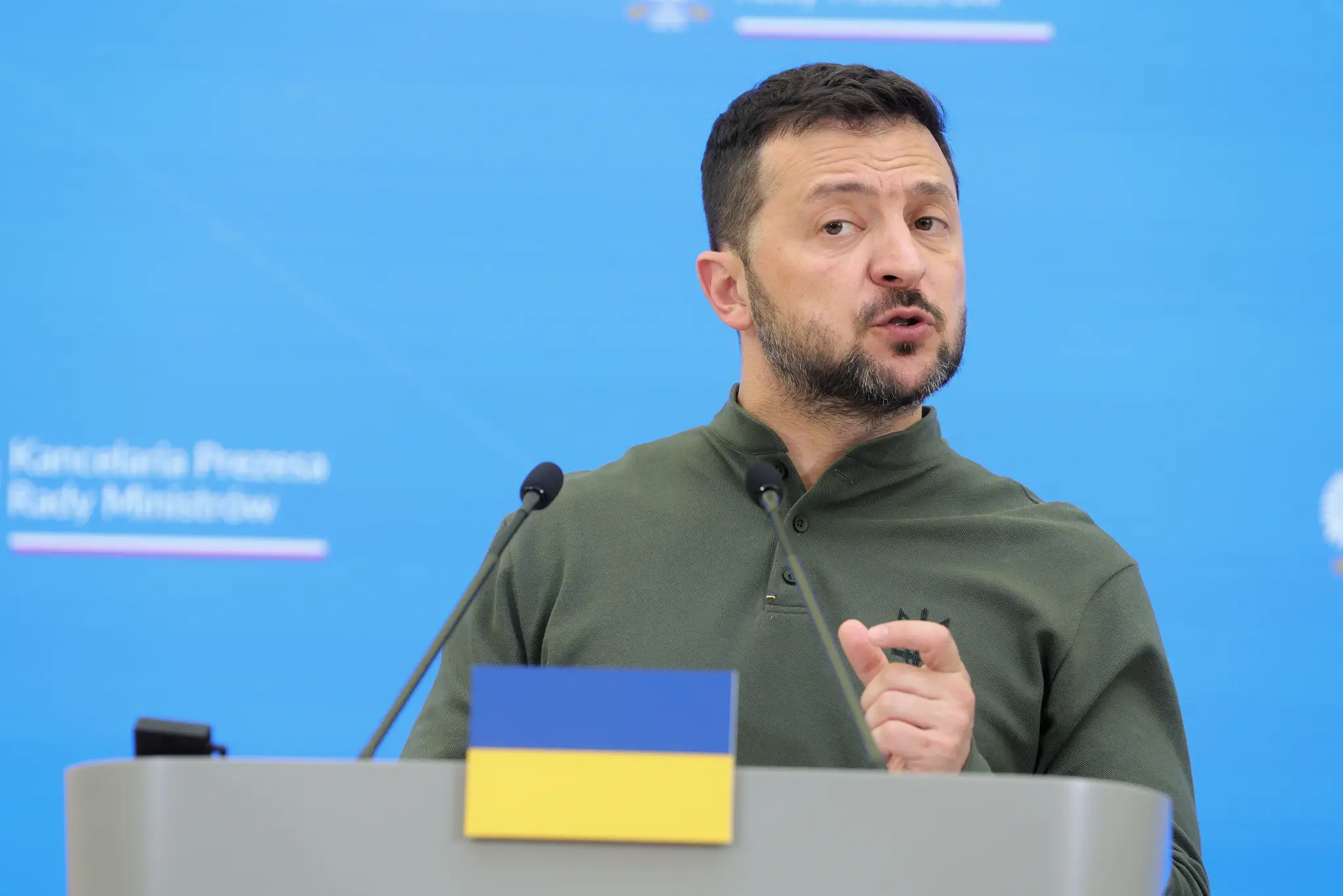 Ukrajinský prezident Volodymyr Zelenskyj (vľavo) počas spoločnej tlačovej konferencie s poľským premiérom Donaldom Tuskom.