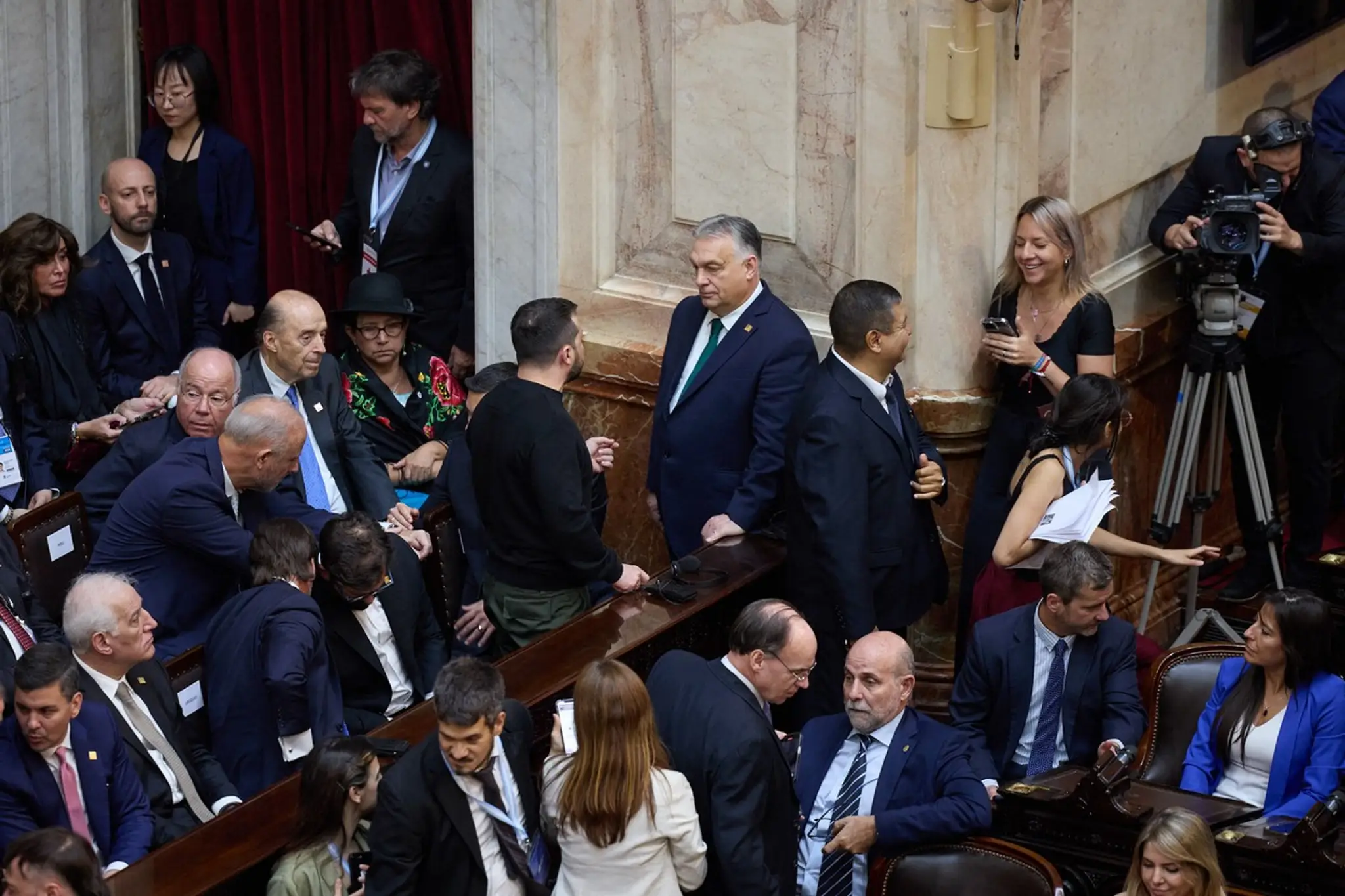 Zelenskyj počas rozhovoru s Orbánom.