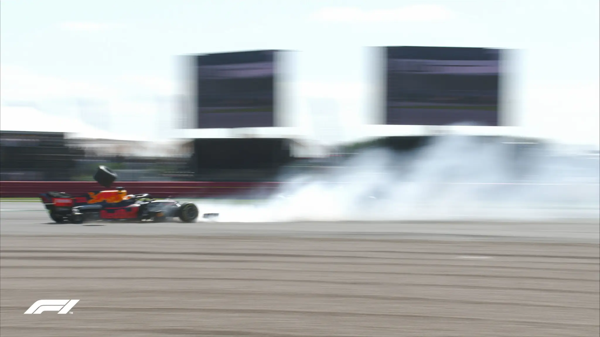Max Verstappen po náraze.