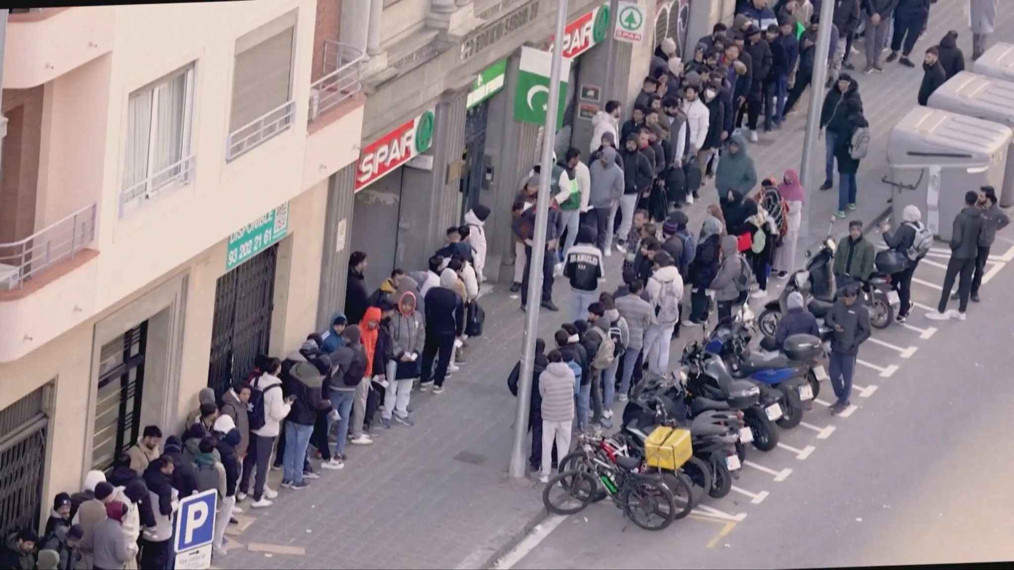 Migranti zahlcujú úrady v Španielsku