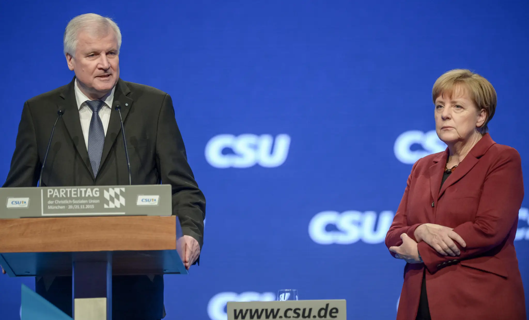 Na snímke Angela Merkelová a Horst Seehofer