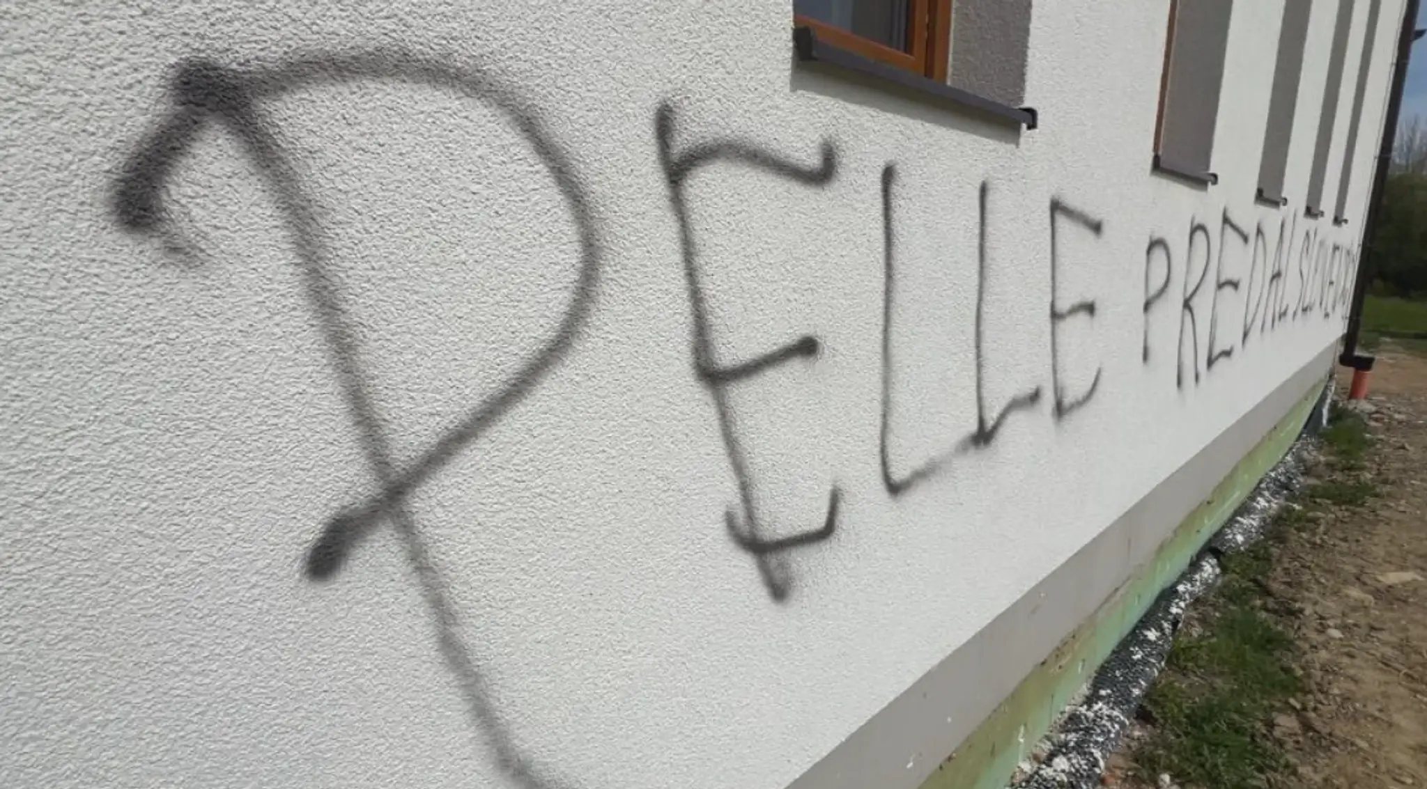 Zlosť si vybúril na kostole.