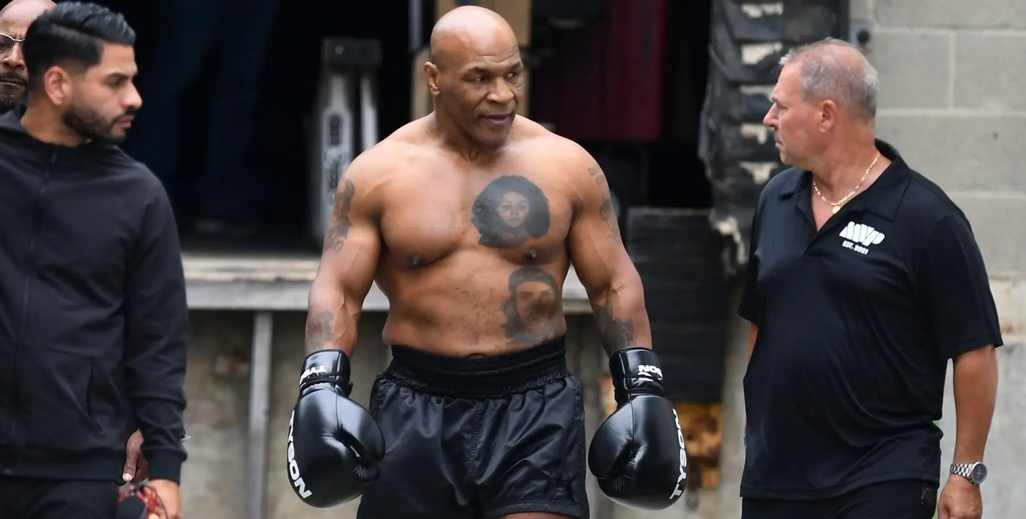 Mike Tyson má lepšiu formu ako väčšina o polovicu mladších chlapov.