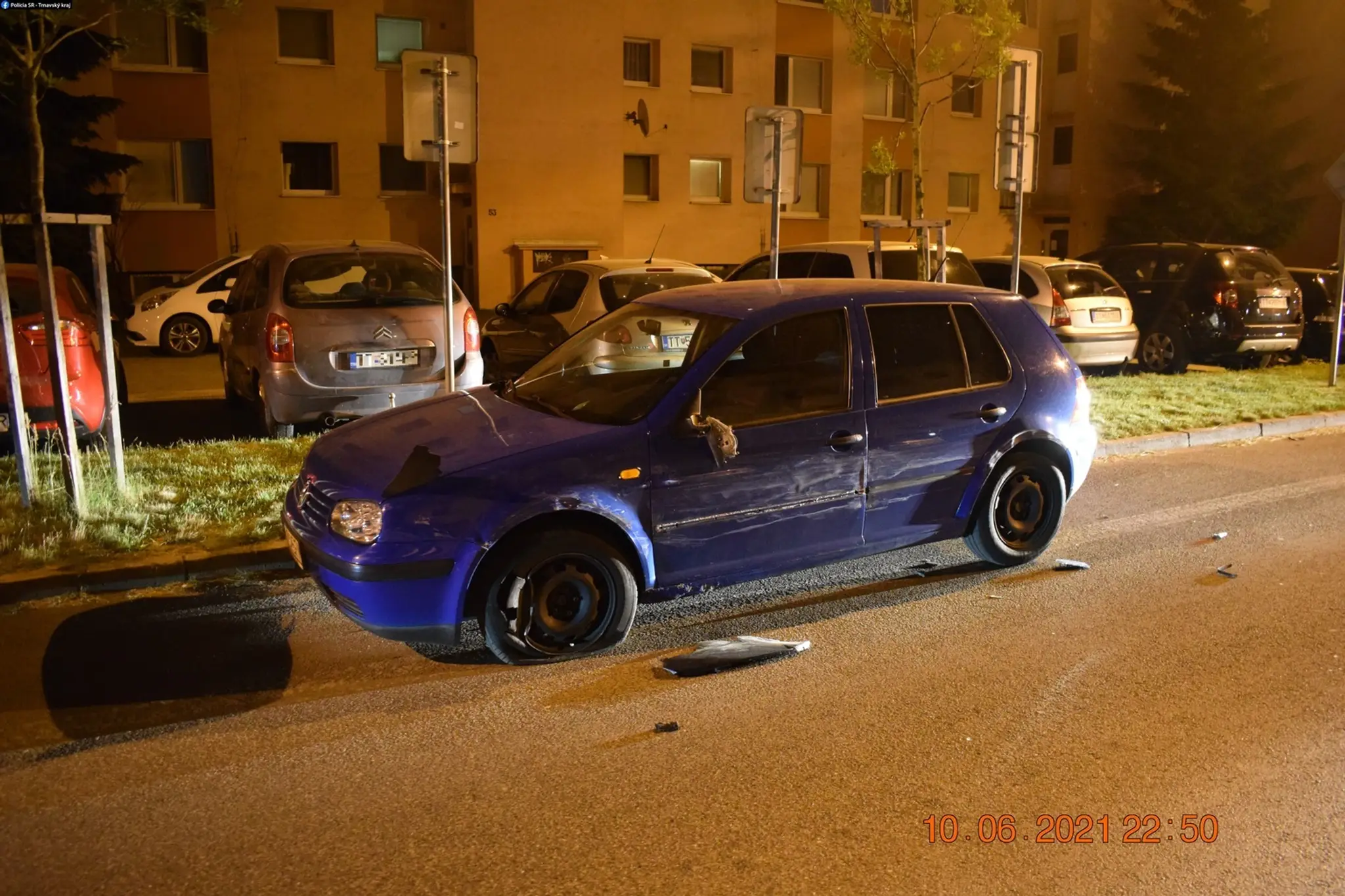 Do tohto auta narazila opitá vodička.