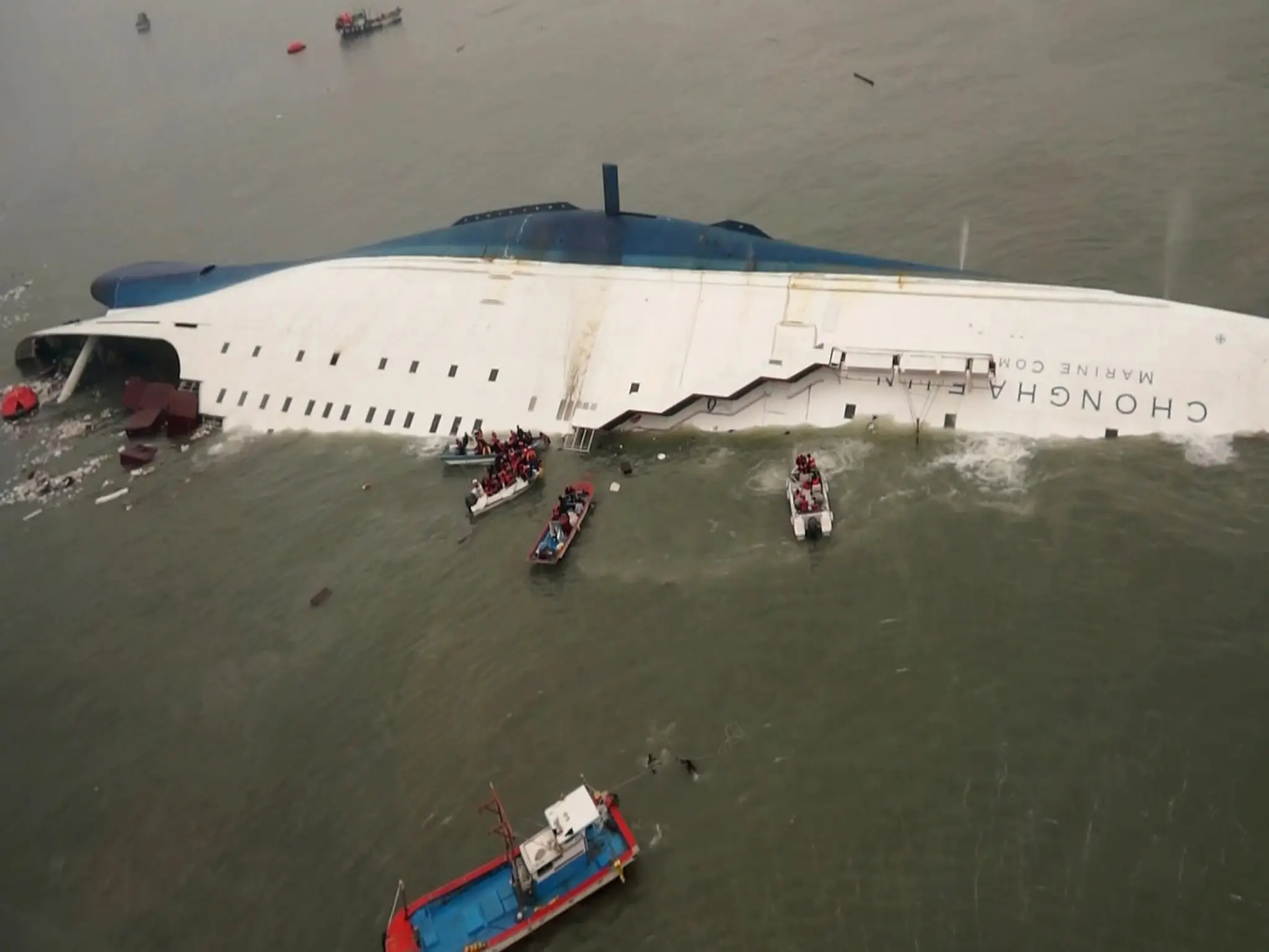 Vyzdvihnutie trajektu Sewol.