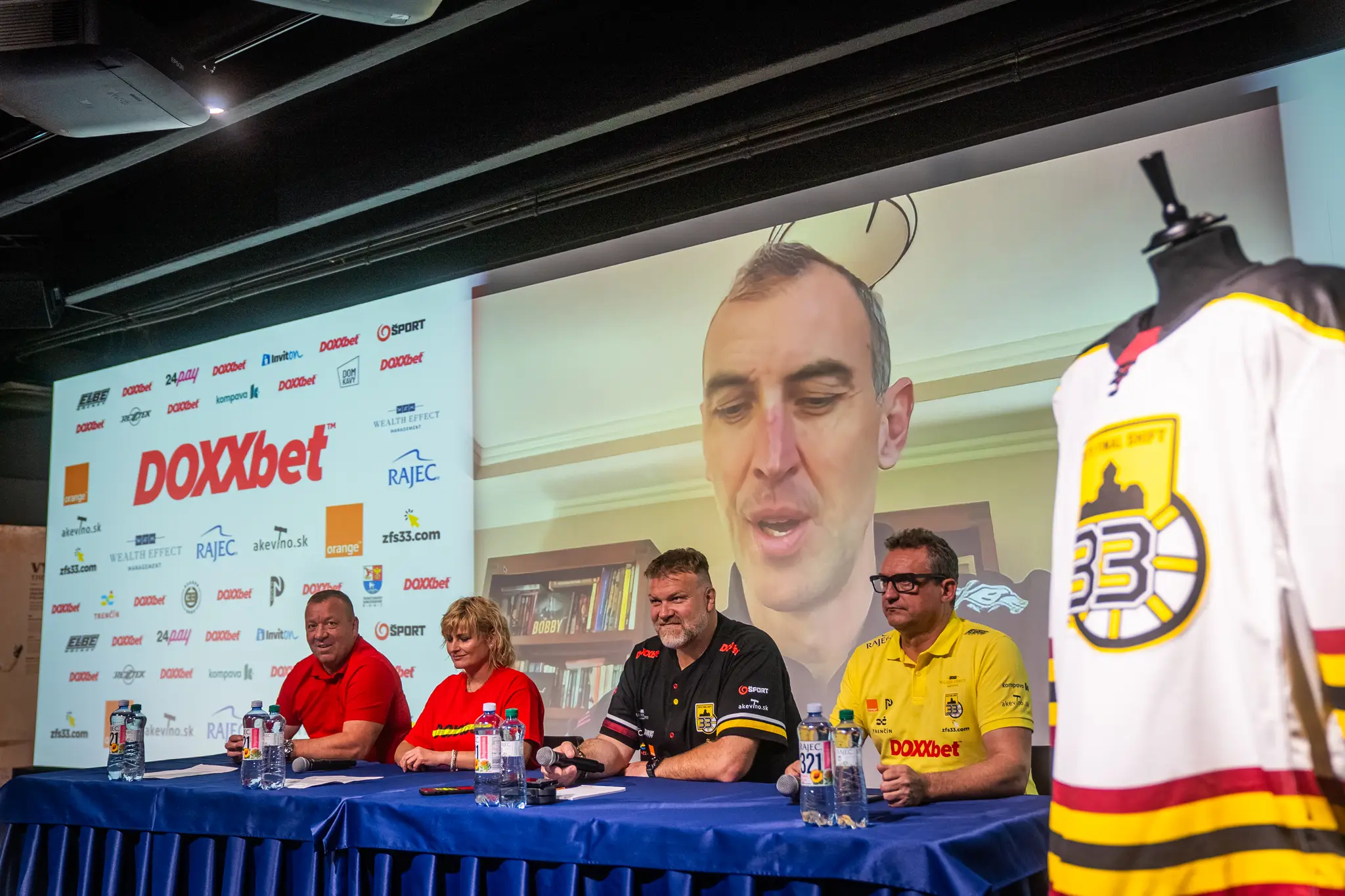 Chára mení dres a prináša hviezdnu exhibíciu do Trenčína