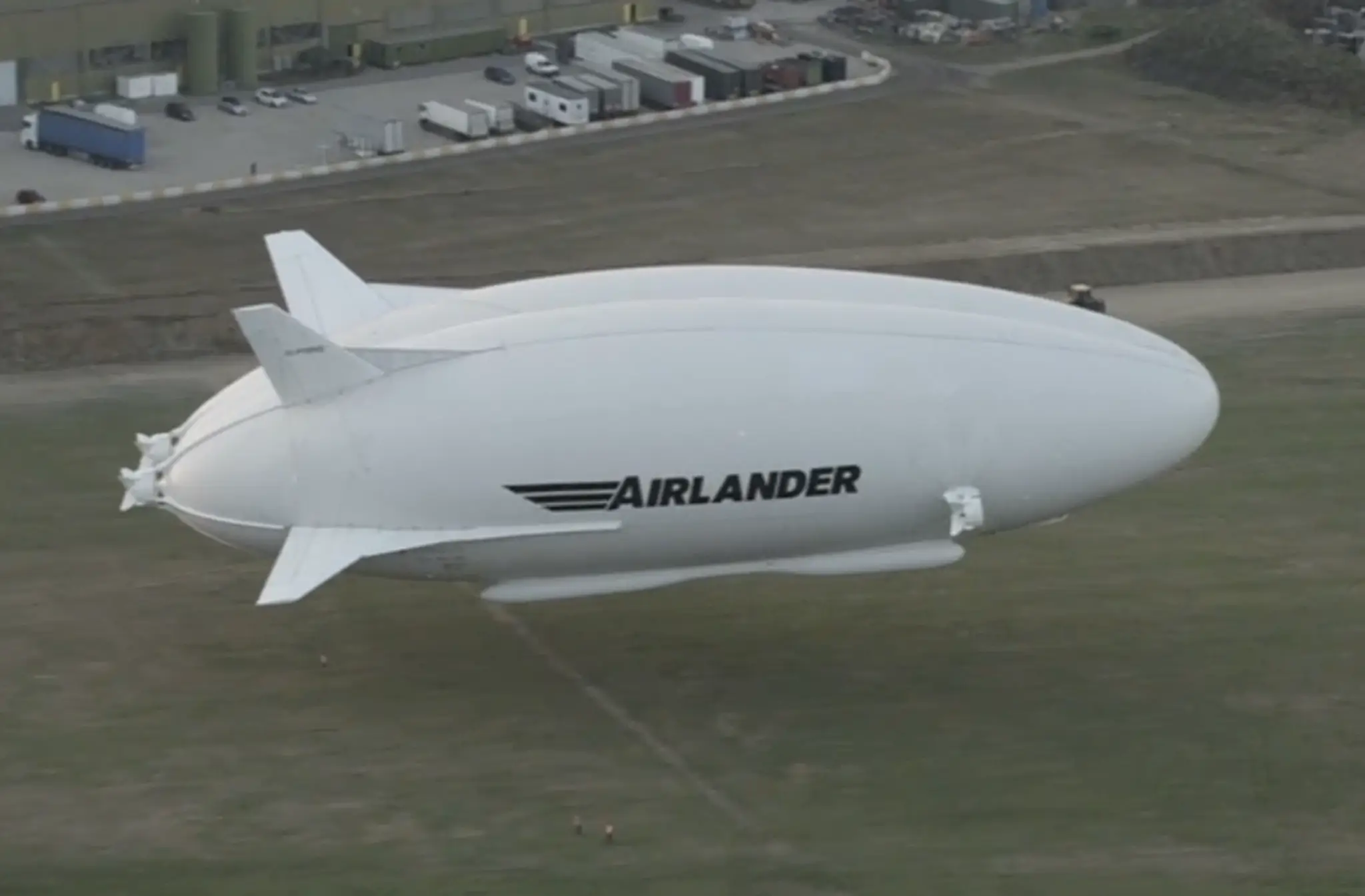 Britská hybridná vzducholoď Airlander 10.