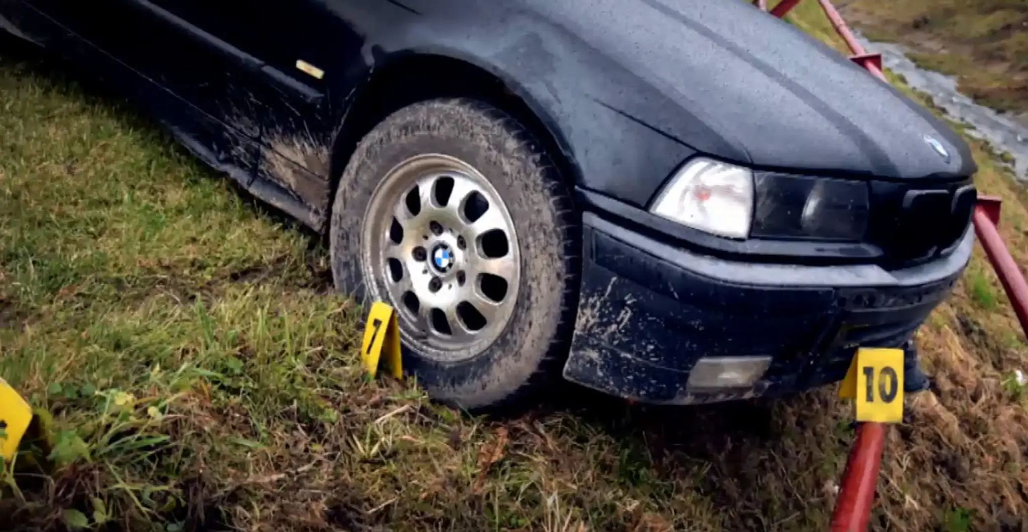 Zmizlo im auto, našli ho rozbité. Identita zlodeja ich poriadne zaskočila