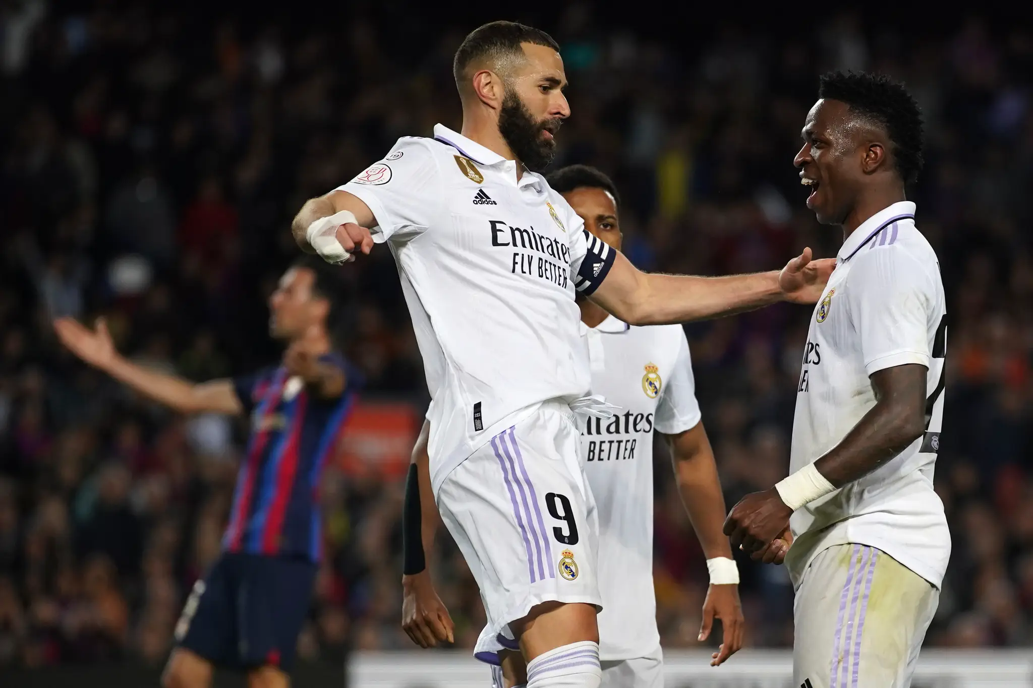 Karim Benzema a Vinicius Junior.