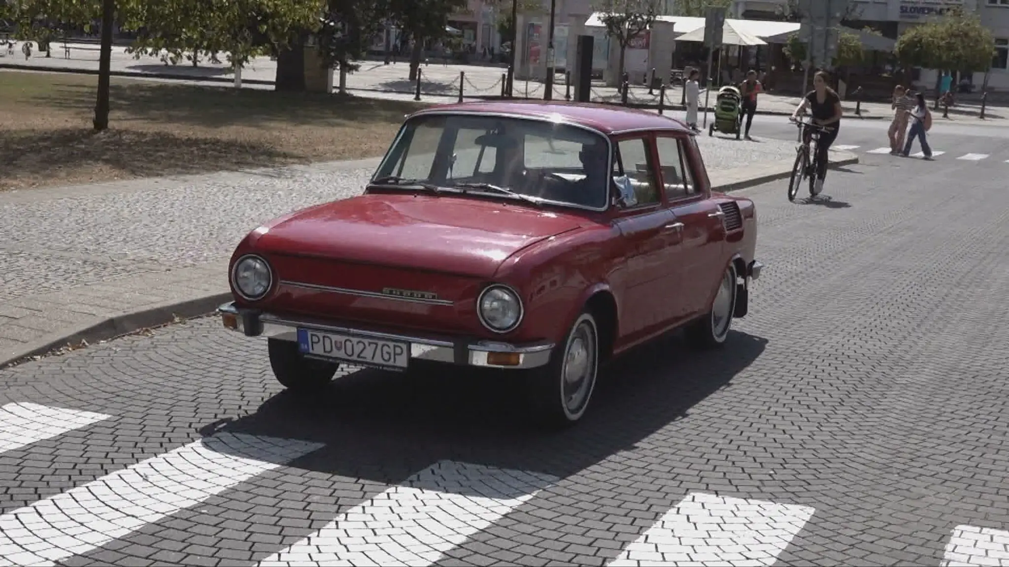 Škoda 100