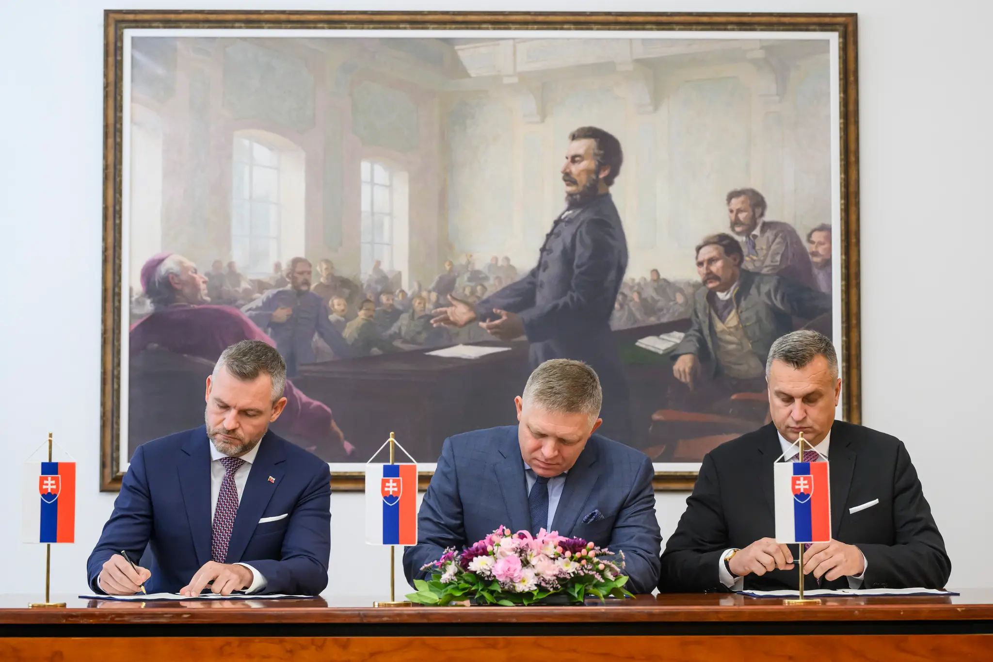 Smer, Hlas a SNS podpísali Memorandum o porozumení
