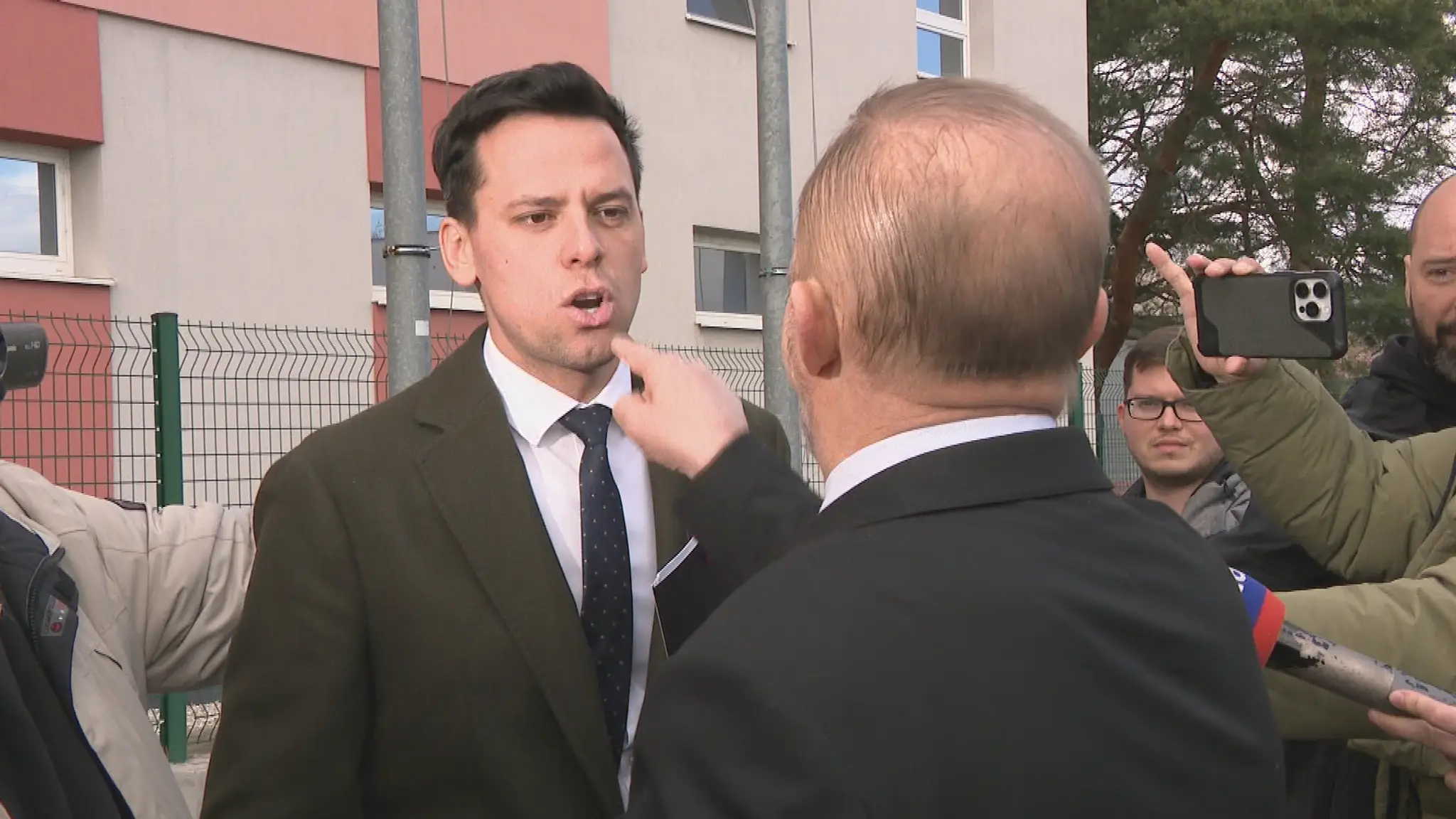 Slovná prestrelka Štefana Harabina a Mariána čekovského.